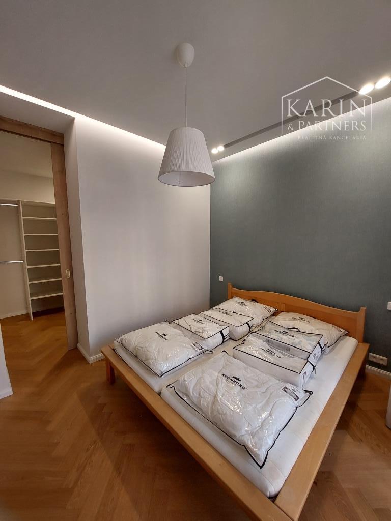 Staré Mesto - veľkometrážny reprezentatívny byt 167 m2, ul. Cintorínska