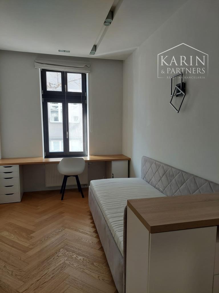 Staré Mesto - veľkometrážny reprezentatívny byt 167 m2, ul. Cintorínska