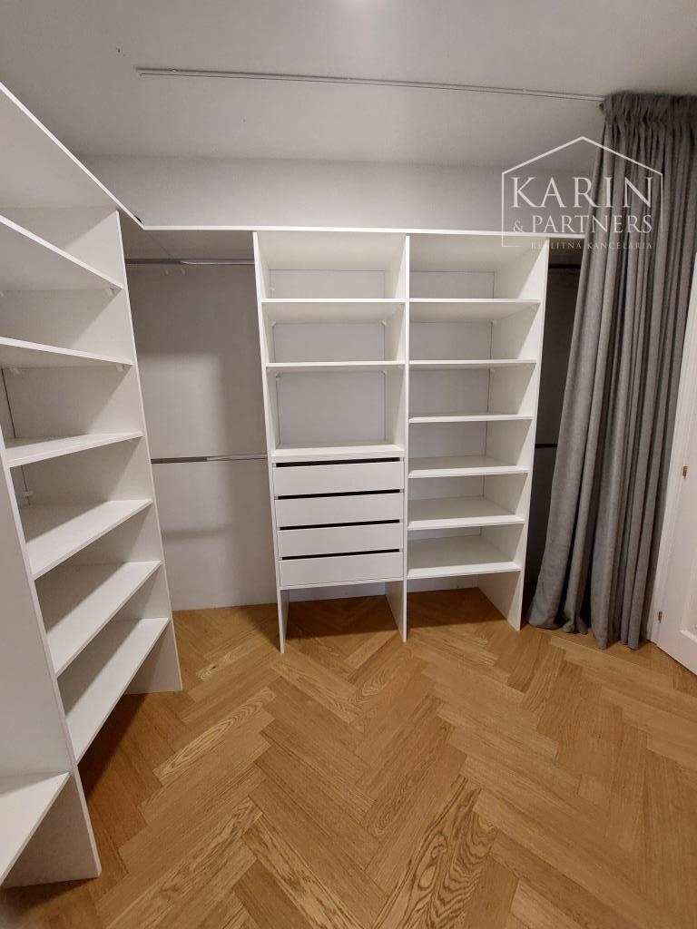 Staré Mesto - veľkometrážny reprezentatívny byt 167 m2, ul. Cintorínska