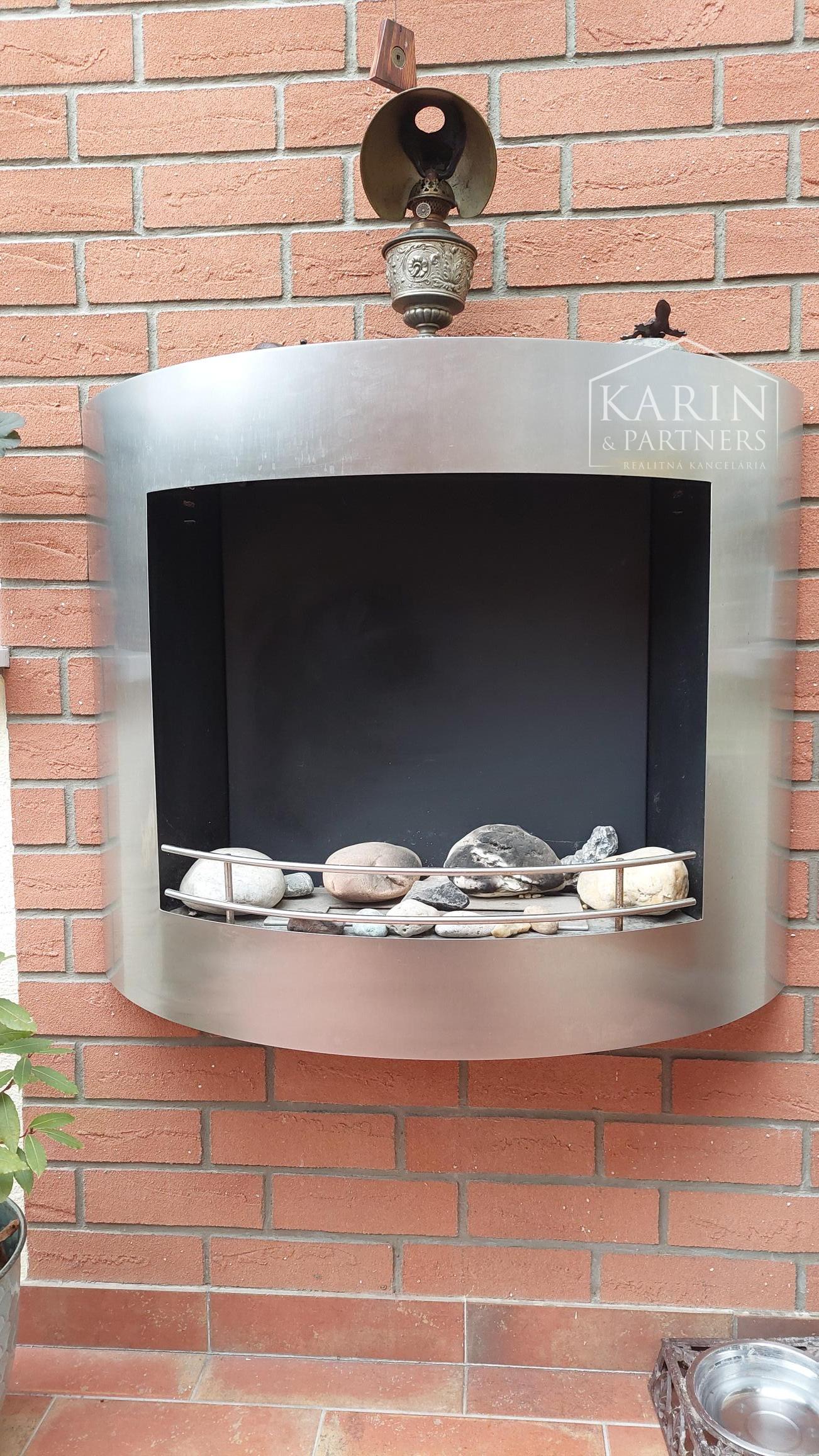 Rodinný dom s atmosférou  - 5 izieb, záhrada, bazén, parkovanie