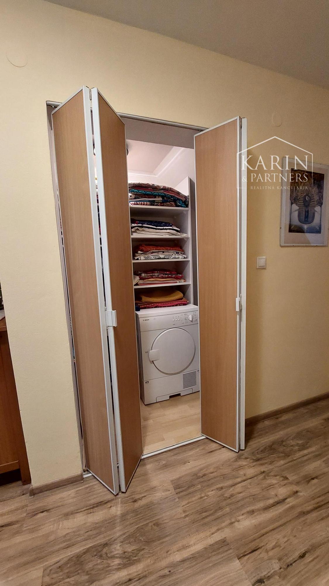 Rodinný dom s atmosférou  - 5 izieb, záhrada, bazén, parkovanie