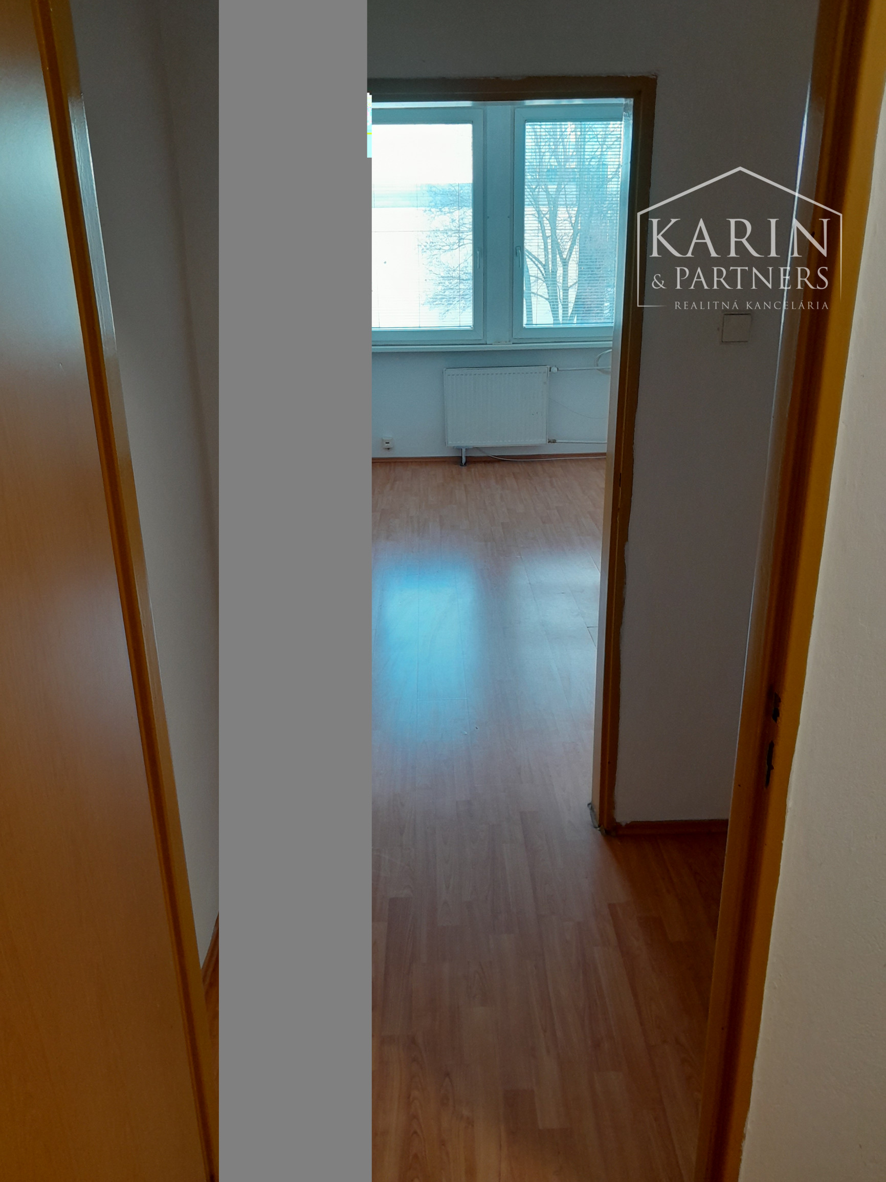 LEN: 144.-€/ mesiac! Prenájom neklimatizovaná kancelária 12 m2, Hattalova ul., BA III. Nové Mesto.
