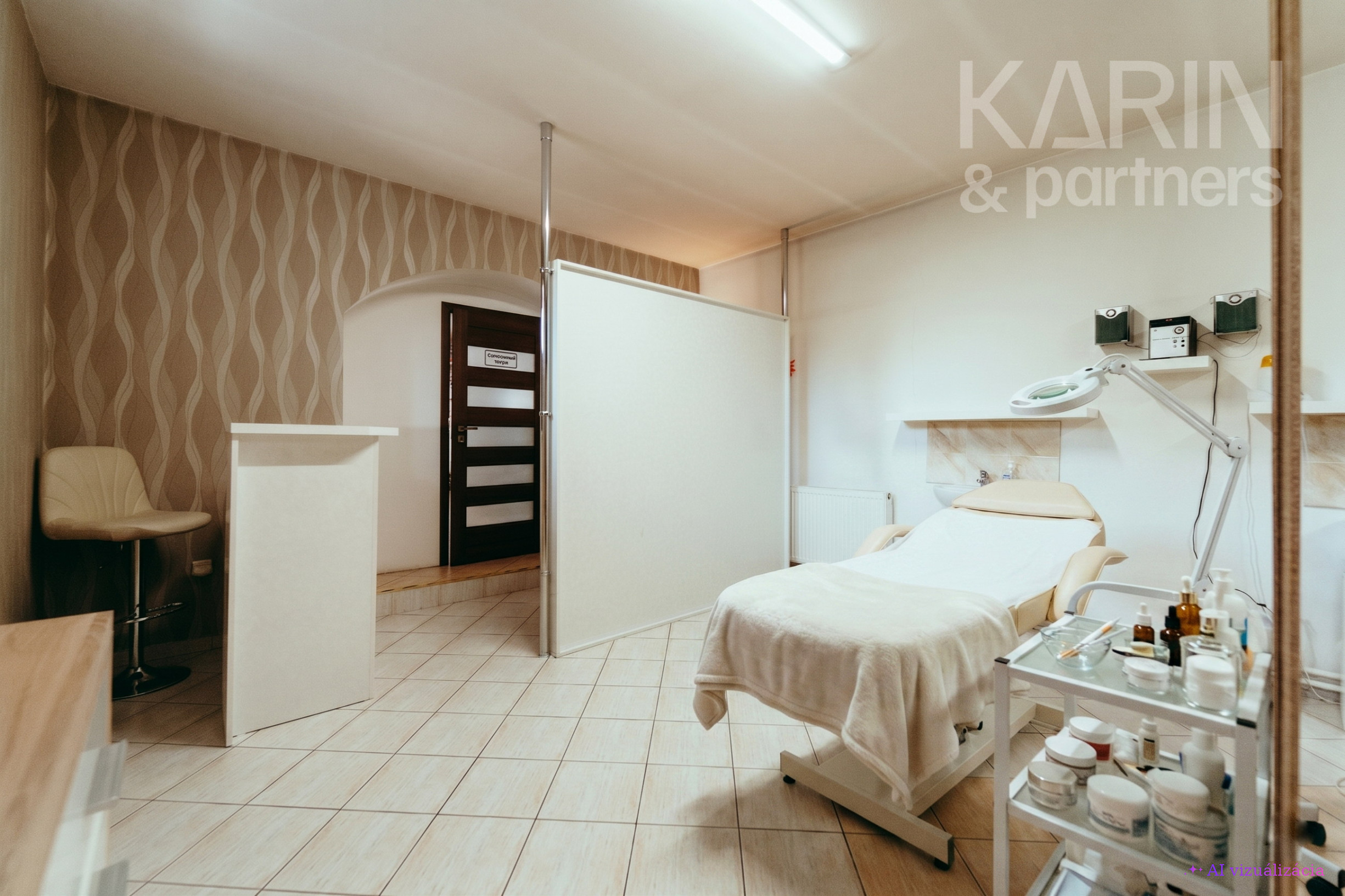 Zabehnutý komerčný priestor k podnikaniu (Salón)