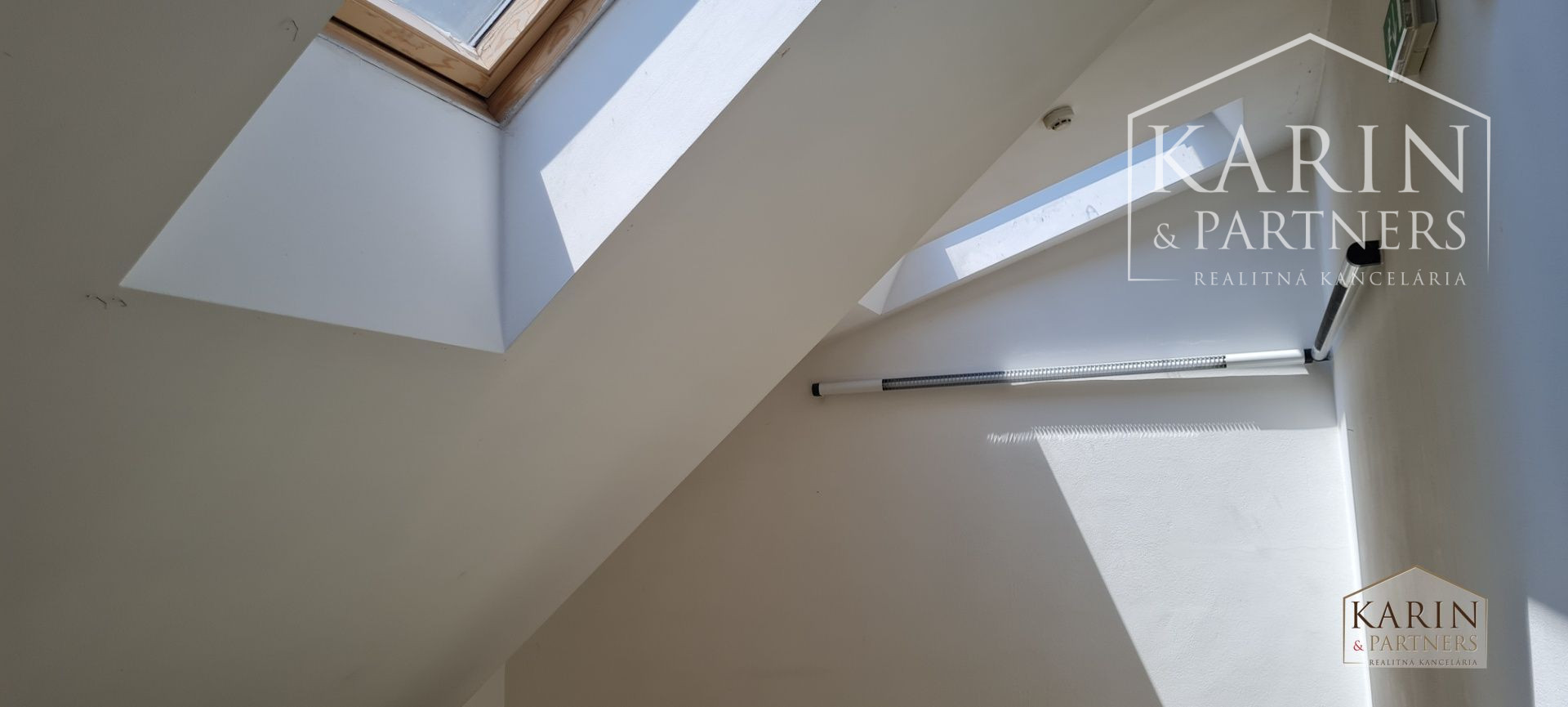 Prenájom – nebytové priestory - kancelárie 177m2 a 58m2 v historickej budove na Obchodnej ul. - Staré mesto– TOP PONUKA!