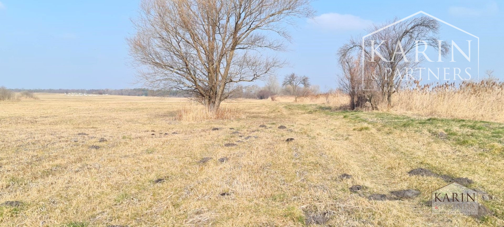 Predaj – Stavebný pozemok na 2 rodinné domy v obci Láb okr. Malacky. TOP PONUKA!