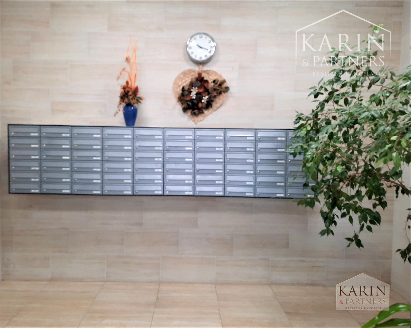 PREDANÝ  : NA PREDAJ - GARSÓNKA DE LUXE - BRATISLAVA - PETRŽALKA - MLYNAROVIČOVÁ