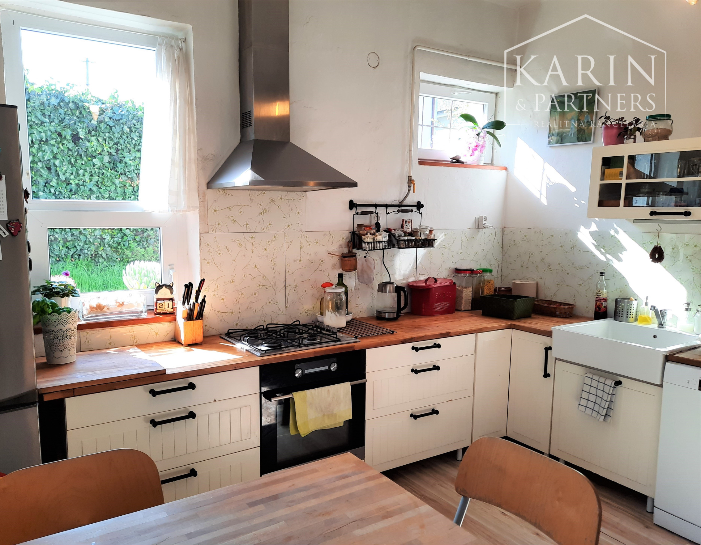 PREDANÝ ! RODINNÝ DOM NA PREDAJ, BRATISLAVA - KOLIBA - NOVÉ MESTO