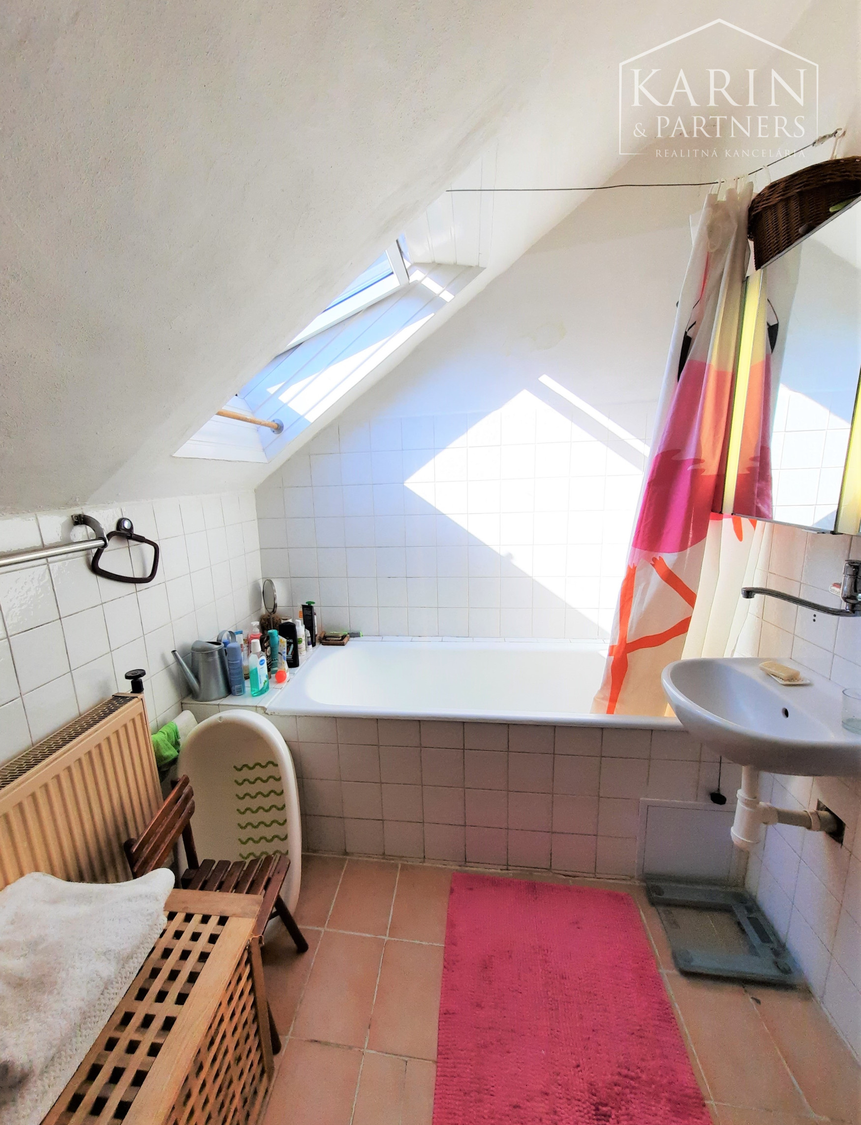 PREDANÝ ! RODINNÝ DOM NA PREDAJ, BRATISLAVA - KOLIBA - NOVÉ MESTO