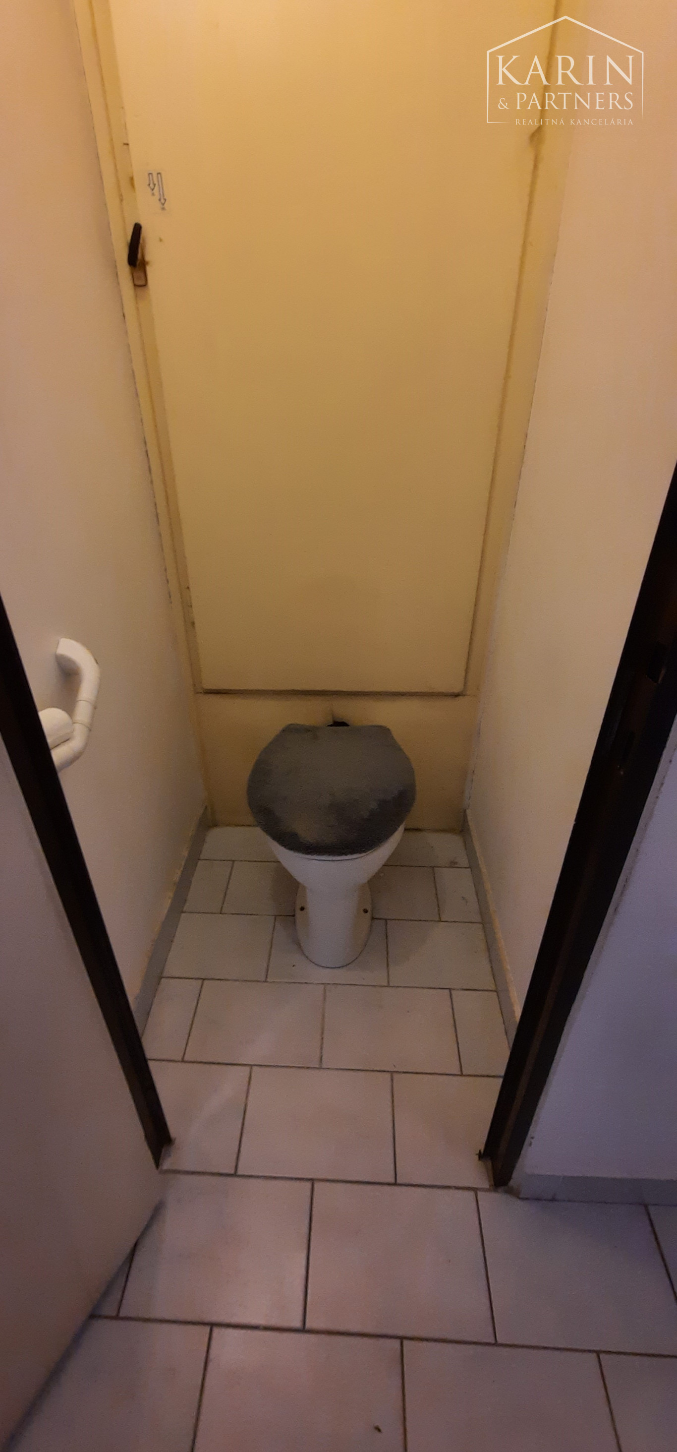 PREDANÝ ! EXKLUZÍVNE NA PREDAJ: 2,5 IZBOVÝ BYT NA PREROBENIE, 64,50 M2, UL. J.C. HRONSKÉHO - NOVÉ MESTO