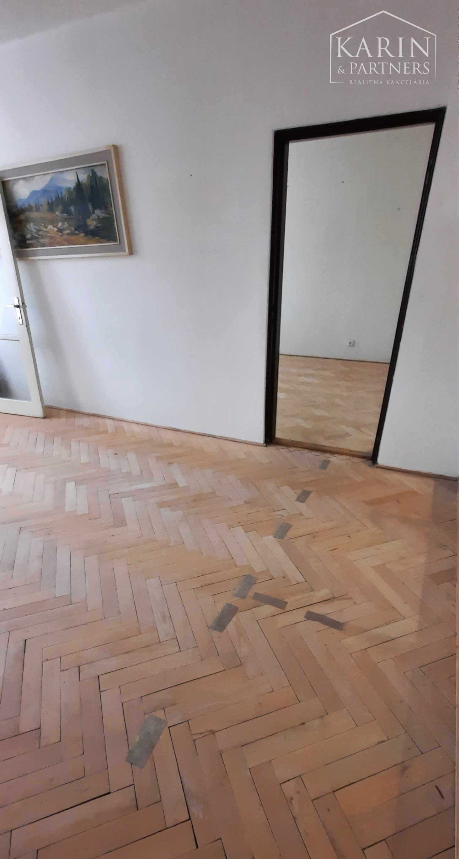 PREDANÝ ! EXKLUZÍVNE NA PREDAJ: 2,5 IZBOVÝ BYT NA PREROBENIE, 64,50 M2, UL. J.C. HRONSKÉHO - NOVÉ MESTO