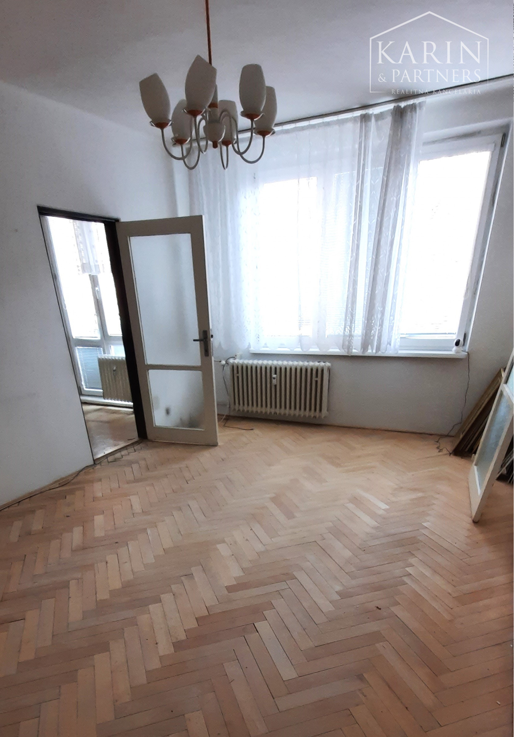 PREDANÝ ! EXKLUZÍVNE NA PREDAJ: 2,5 IZBOVÝ BYT NA PREROBENIE, 64,50 M2, UL. J.C. HRONSKÉHO - NOVÉ MESTO