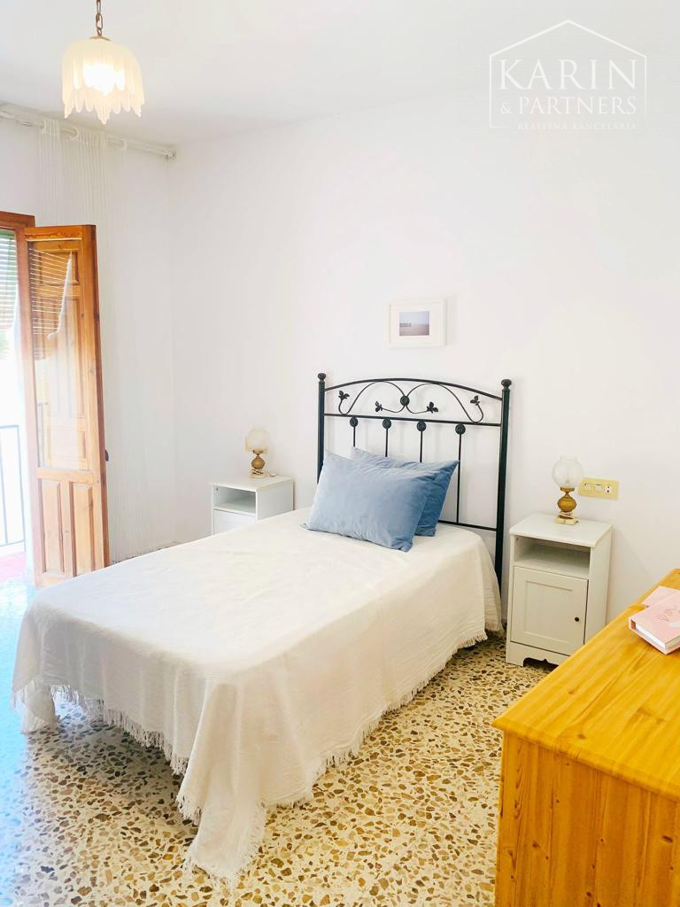 PREDAJ POZASTAVENÝ (PREBIEHA KOMPLETNÁ REKONŠTRUKCIA) : INVESTIČNÝ RODINNÝ DOM S TERASOU A VÝHĽADOM NA MORE – ŠPANIELSKO – LA HERRADURA