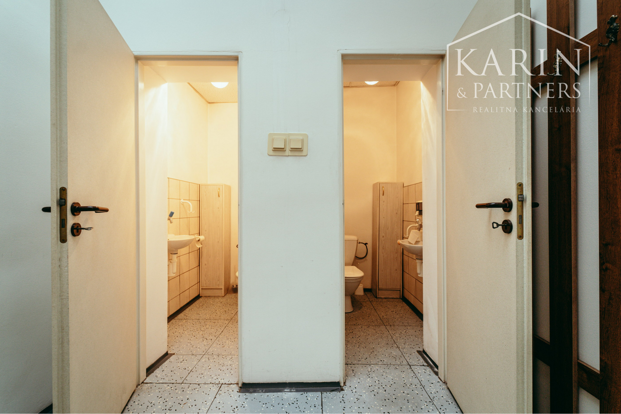 NA PREDAJ PODNIKATEĽSKÝ OBJEKT, HOLÍČ