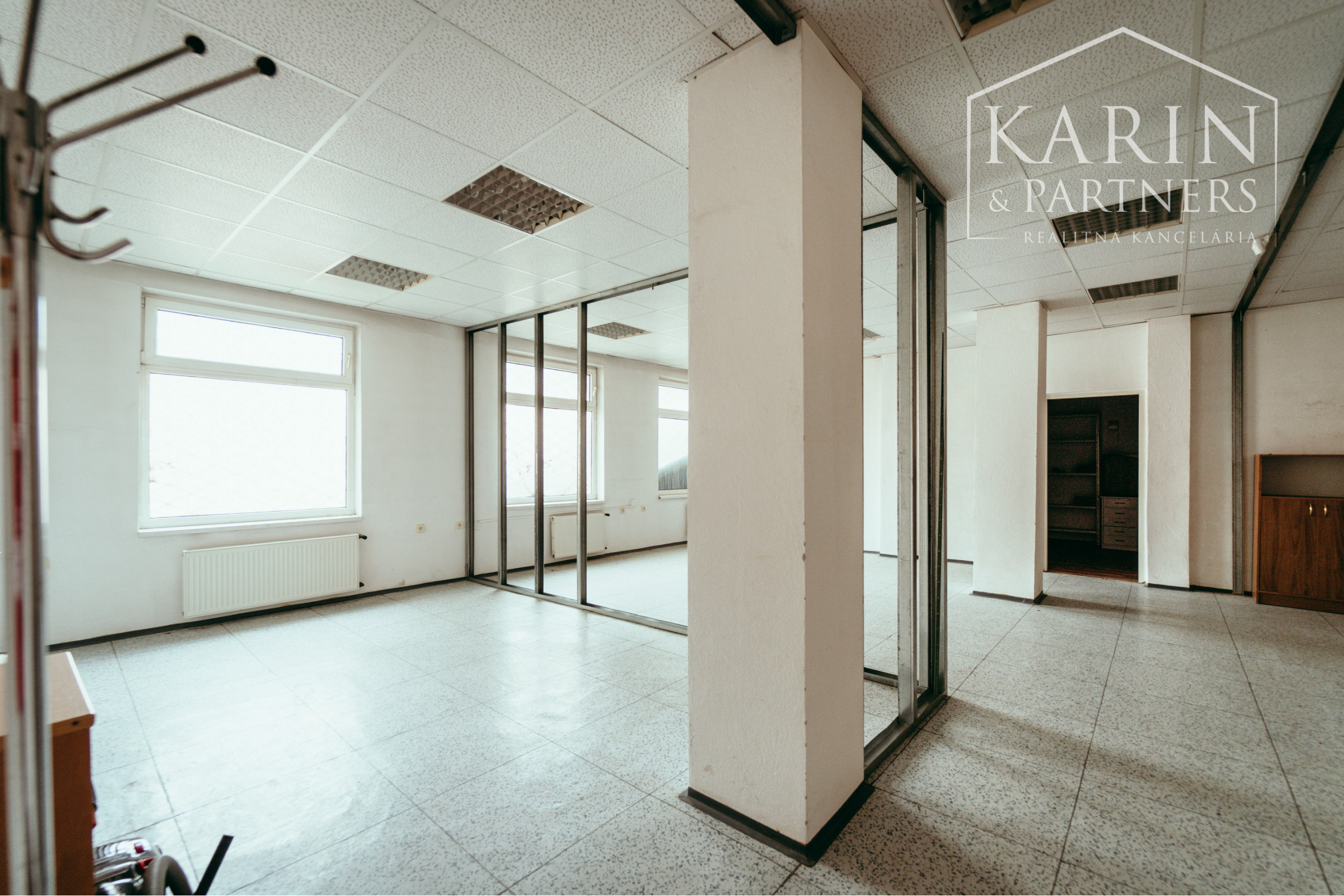 NA PREDAJ PODNIKATEĽSKÝ OBJEKT, HOLÍČ