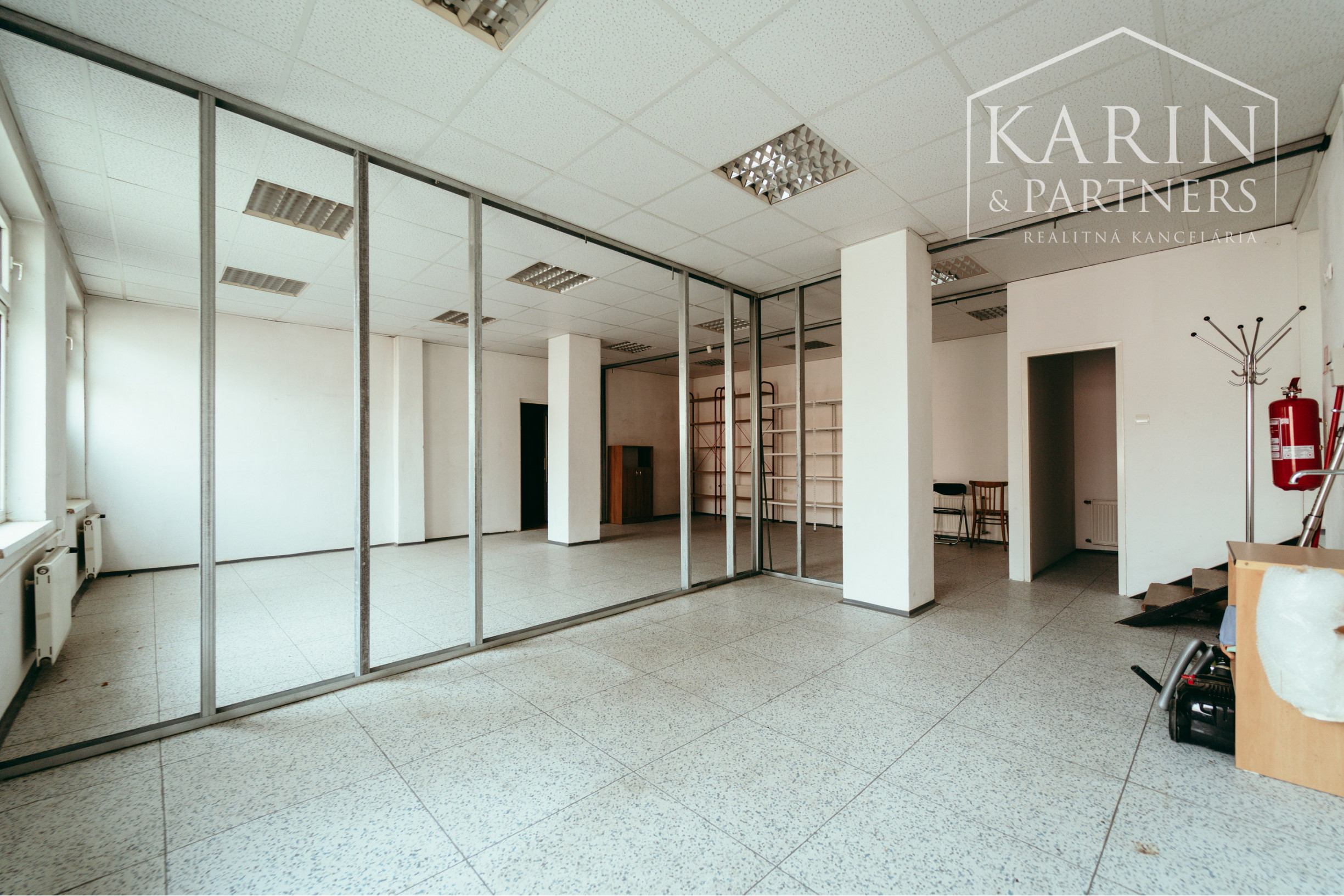 NA PREDAJ PODNIKATEĽSKÝ OBJEKT, HOLÍČ