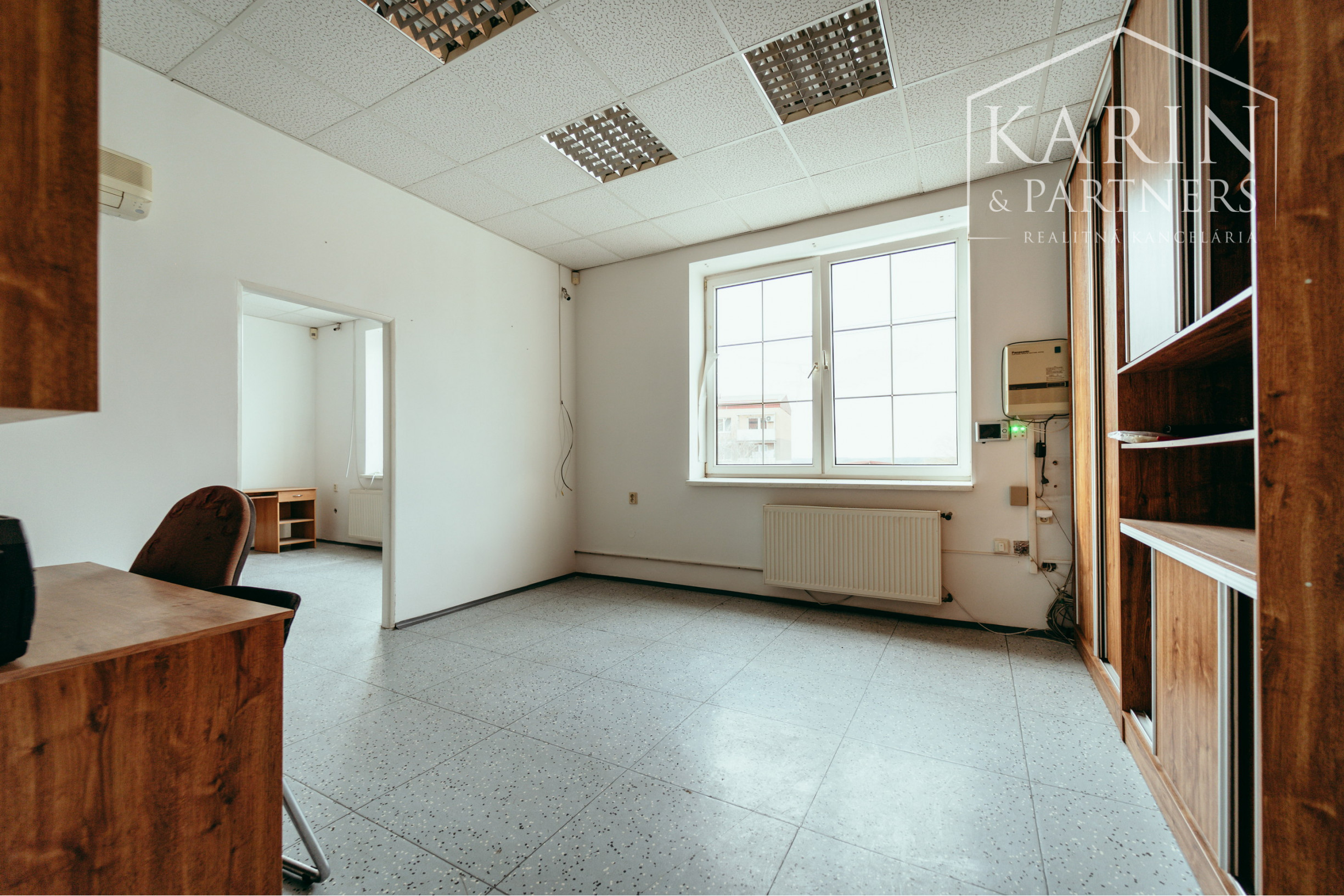 NA PREDAJ PODNIKATEĽSKÝ OBJEKT, HOLÍČ