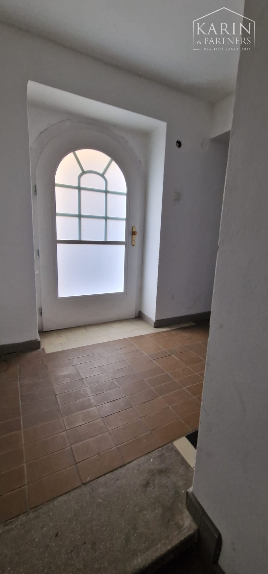 Štýlový  3 izbový priestor na bývanie alebo podnikanie na lukratívnej adrese Bratislavy – Palisády, Godrova ul.