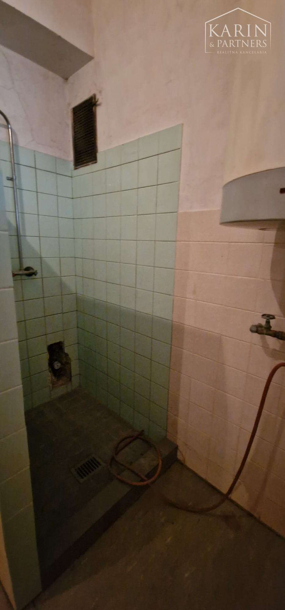 Štýlový  3 izbový priestor na bývanie alebo podnikanie na lukratívnej adrese Bratislavy – Palisády, Godrova ul.