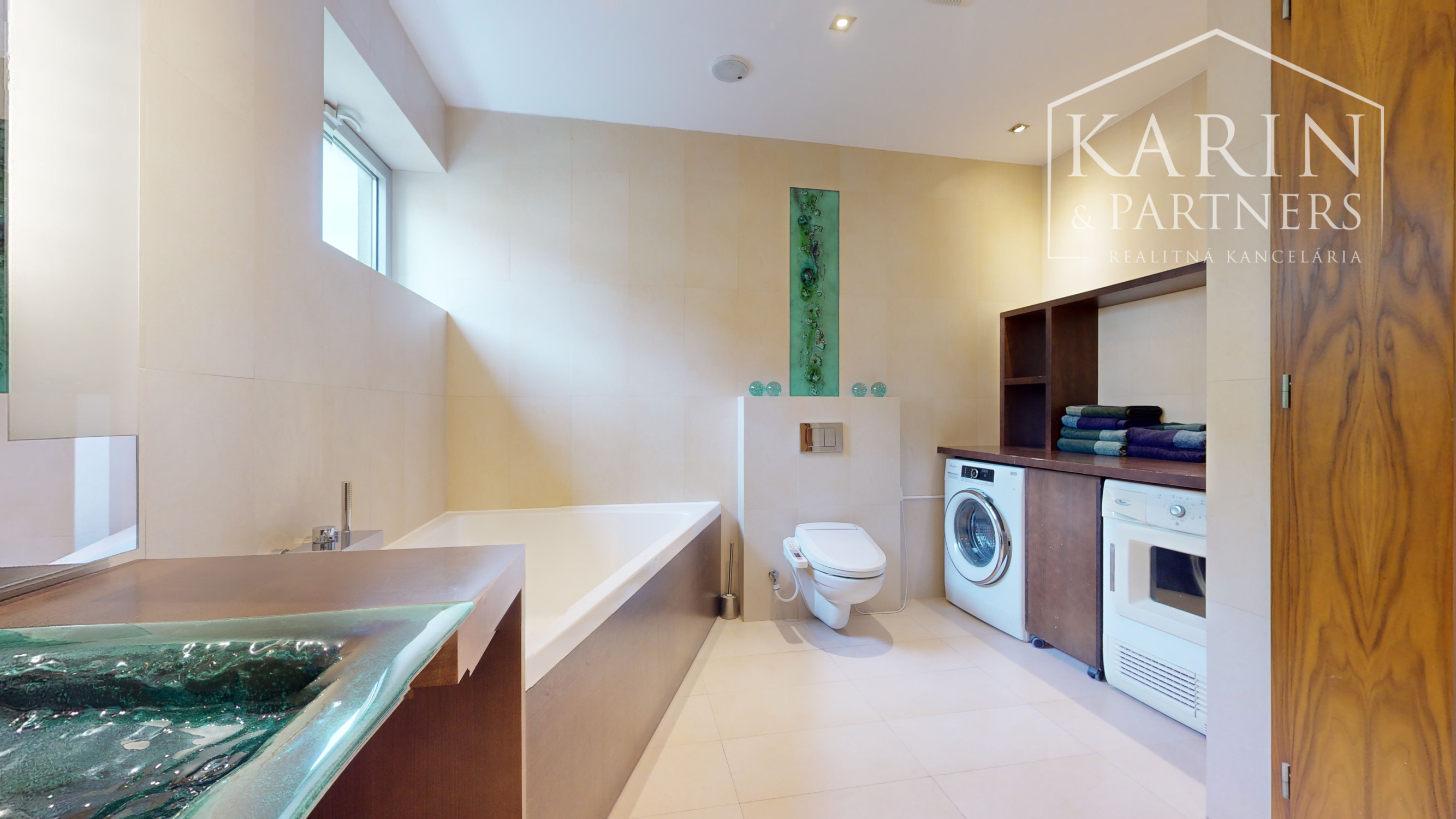 5 izbový  byt pod Slavínom