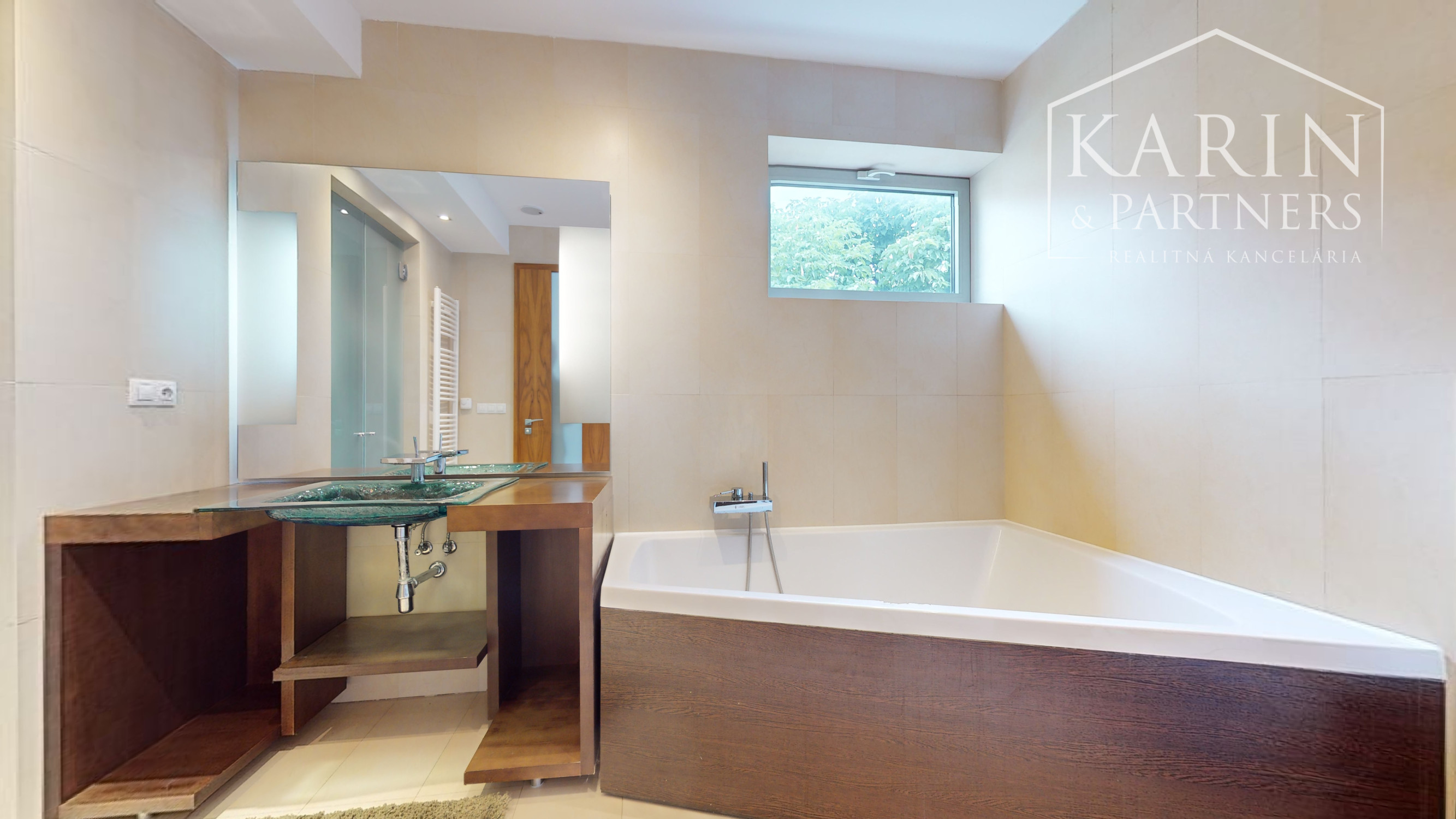 5 izbový  byt pod Slavínom