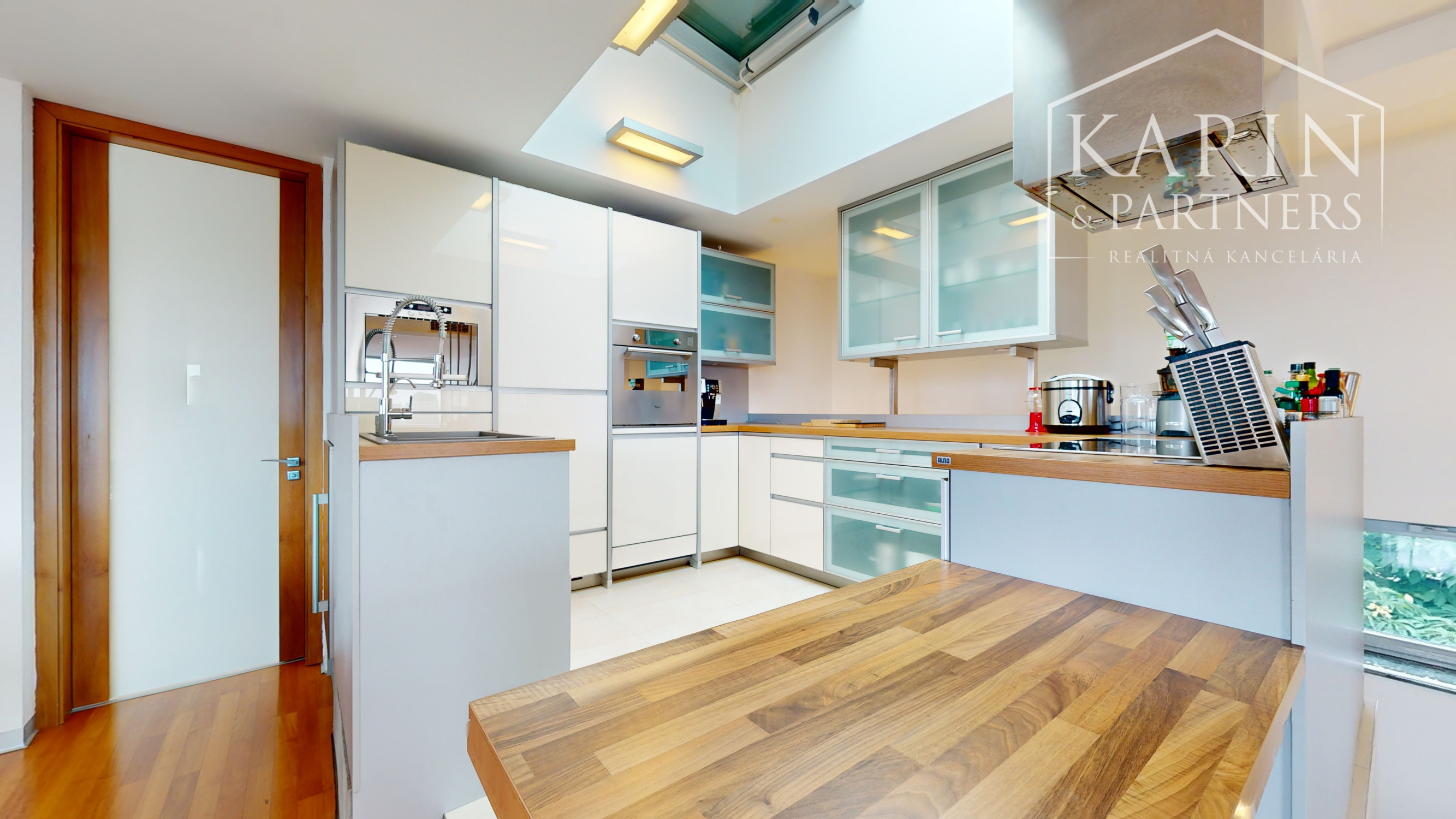 5 izbový  byt pod Slavínom