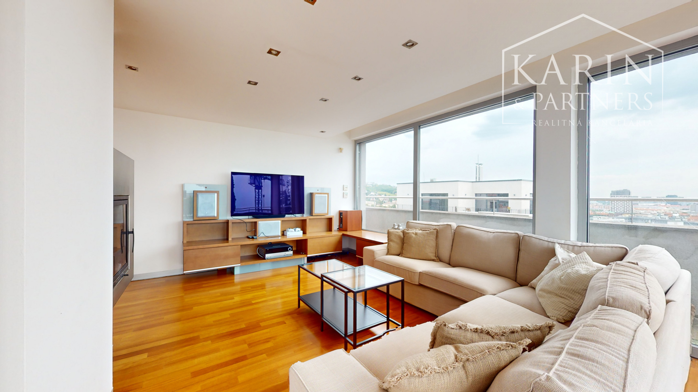 5 izbový  byt pod Slavínom