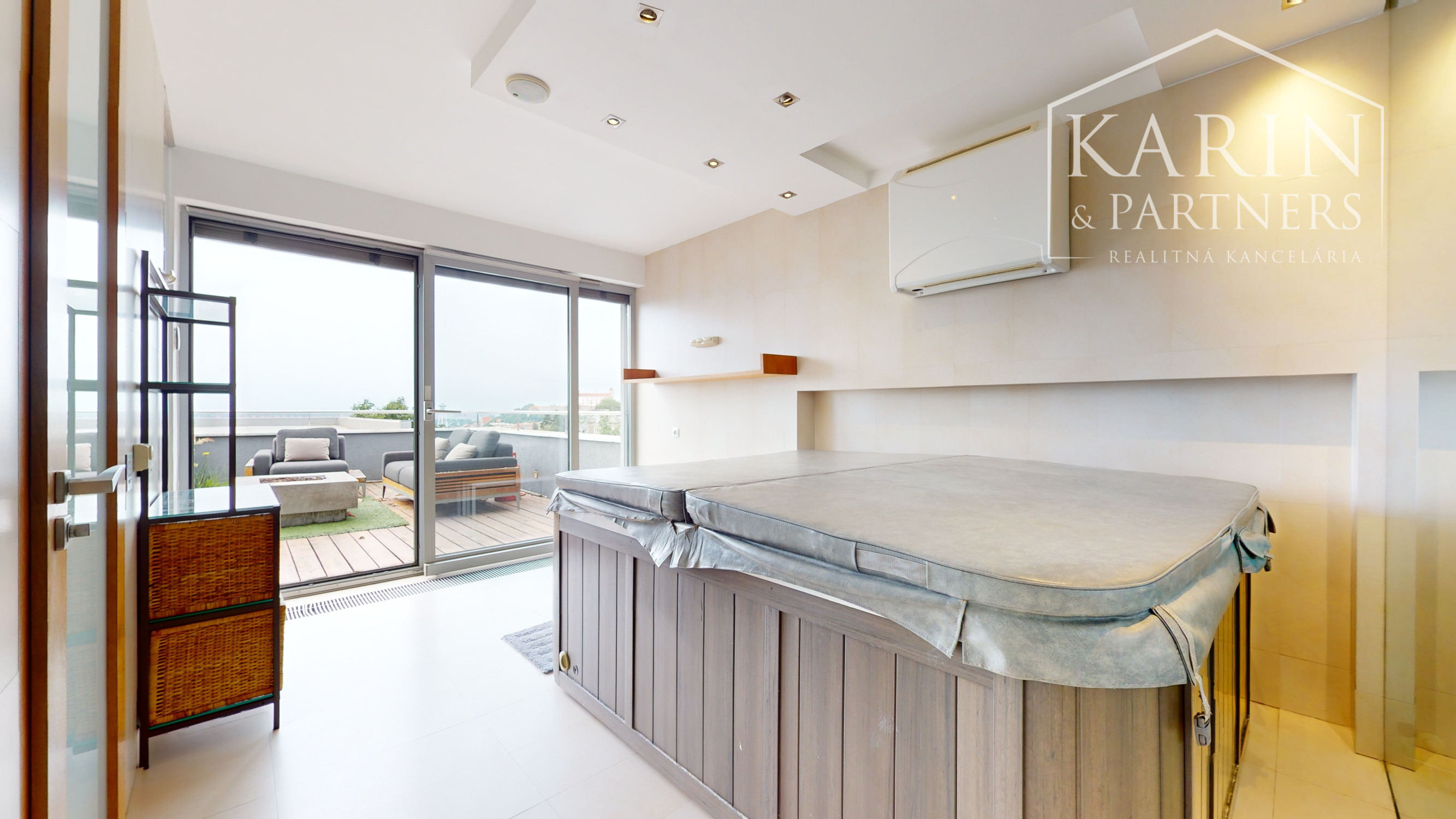 5 izbový  byt pod Slavínom