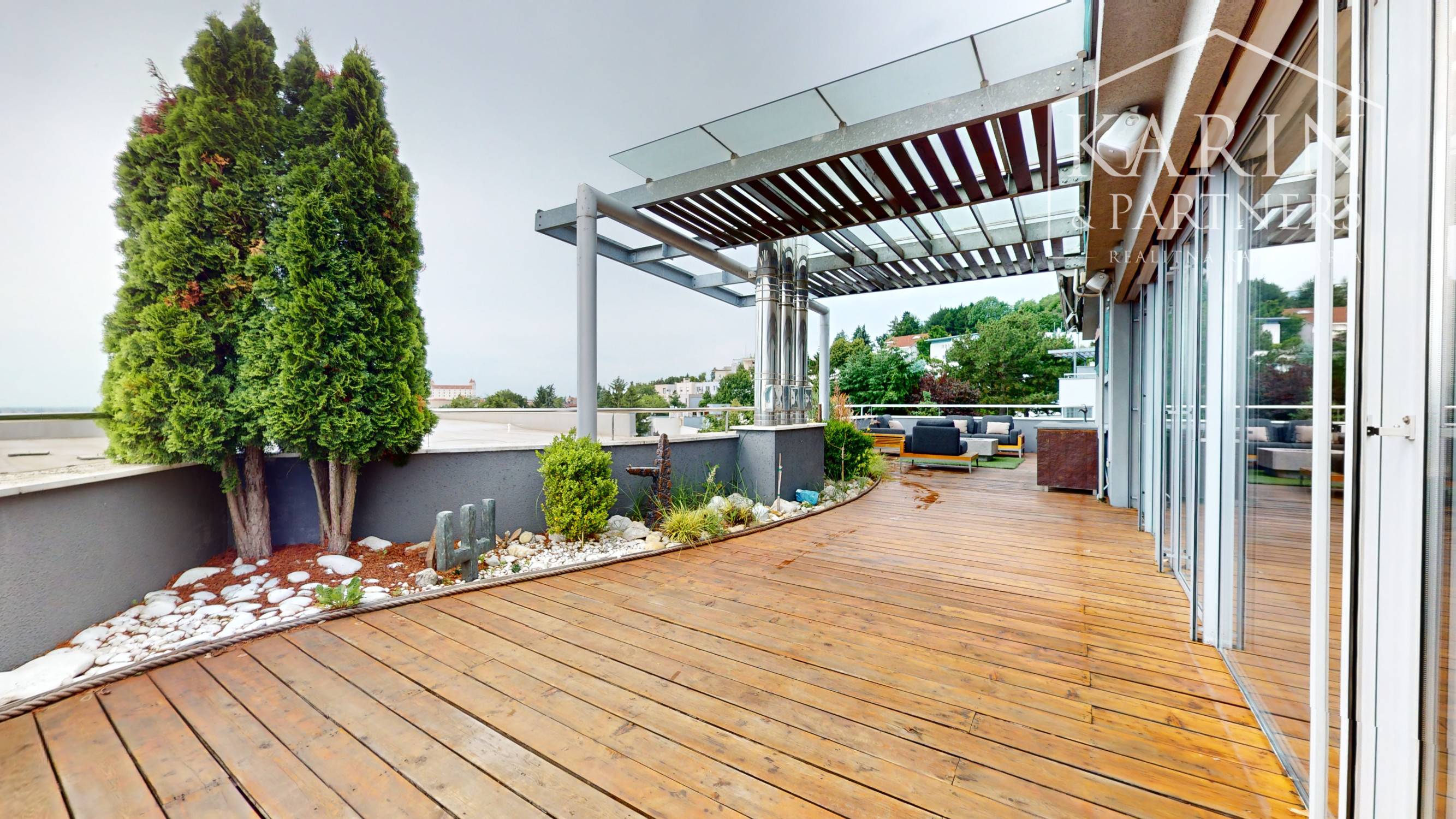 5 izbový  byt pod Slavínom