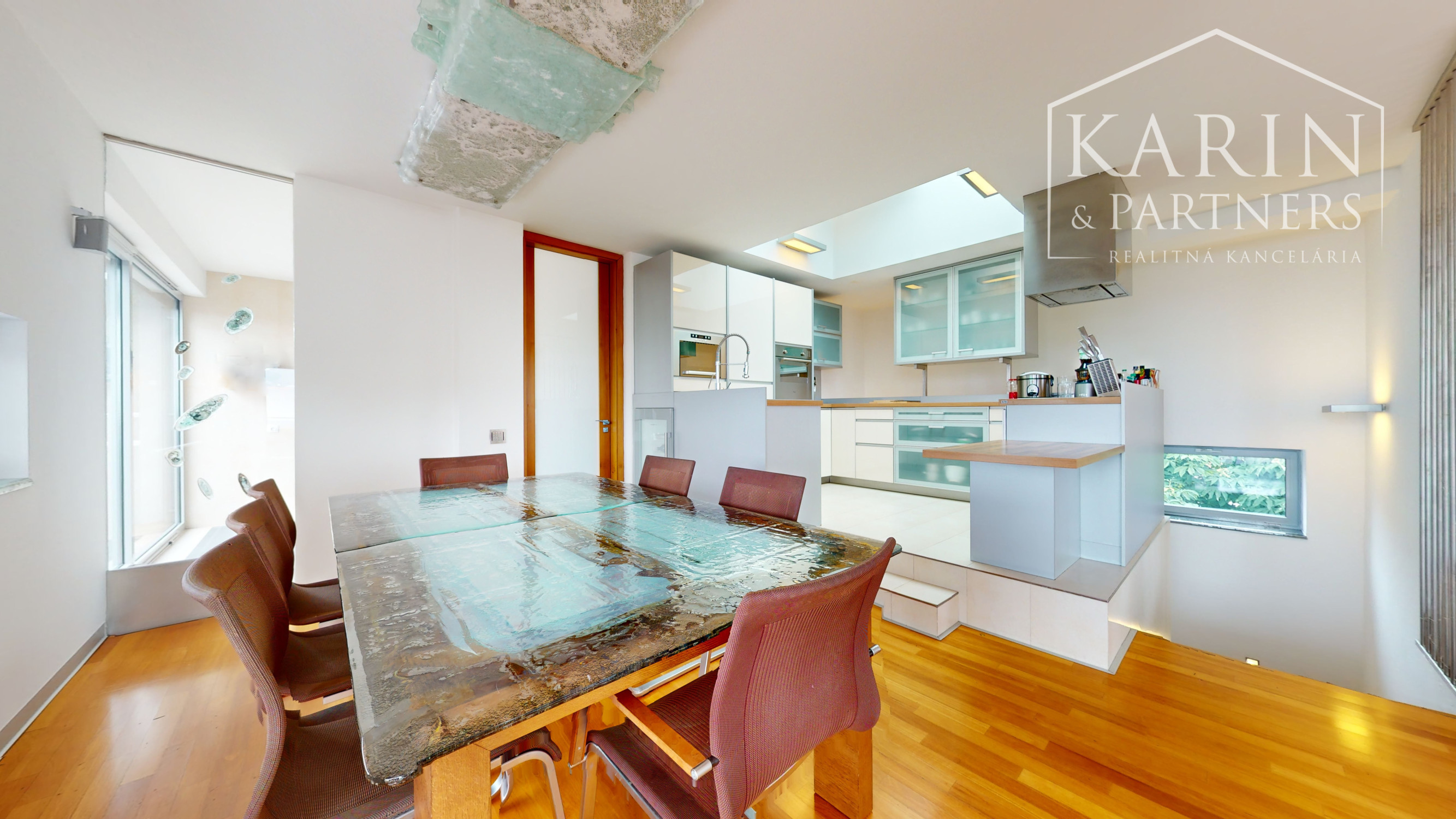 5 izbový  byt pod Slavínom