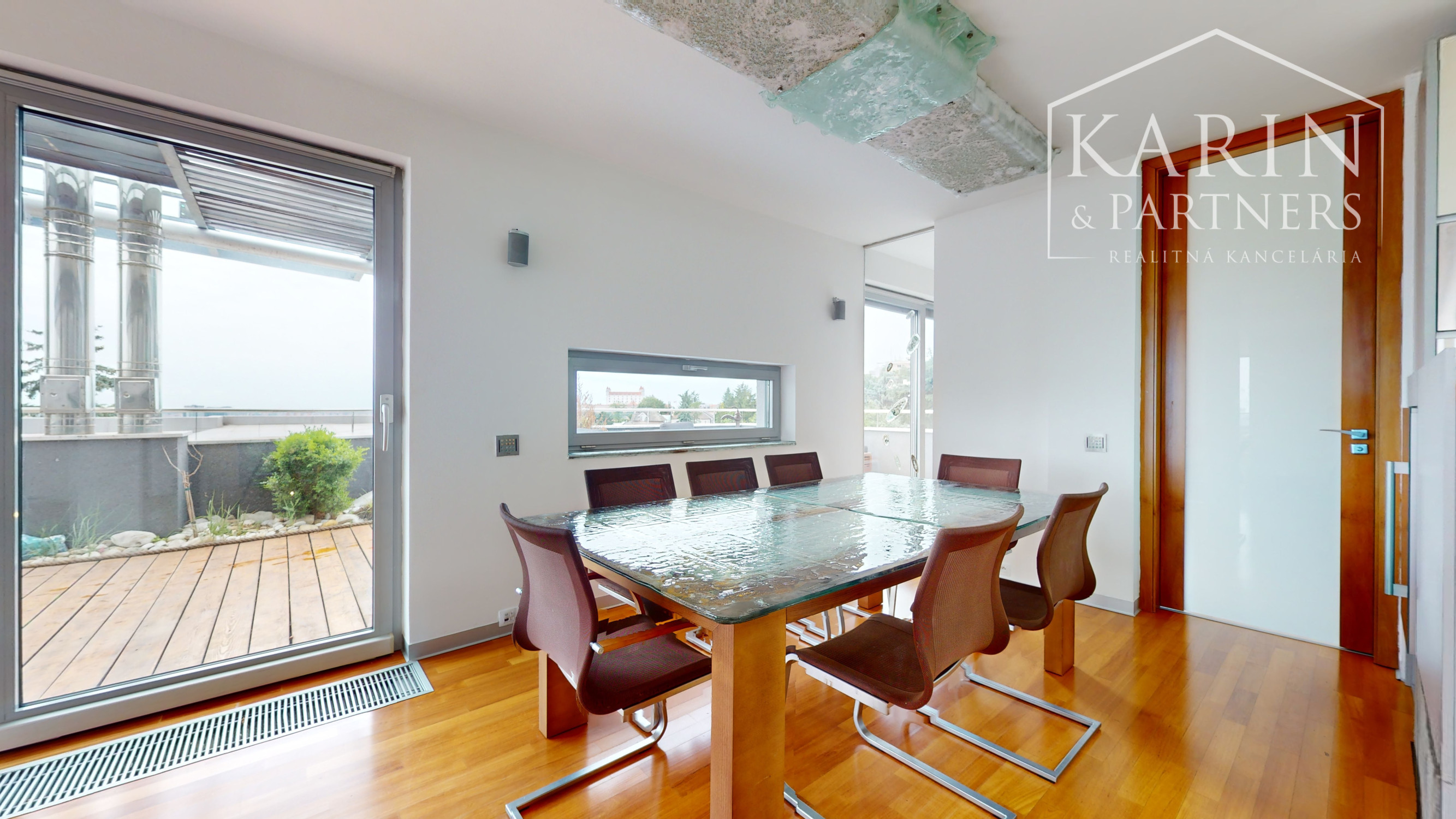 5 izbový  byt pod Slavínom