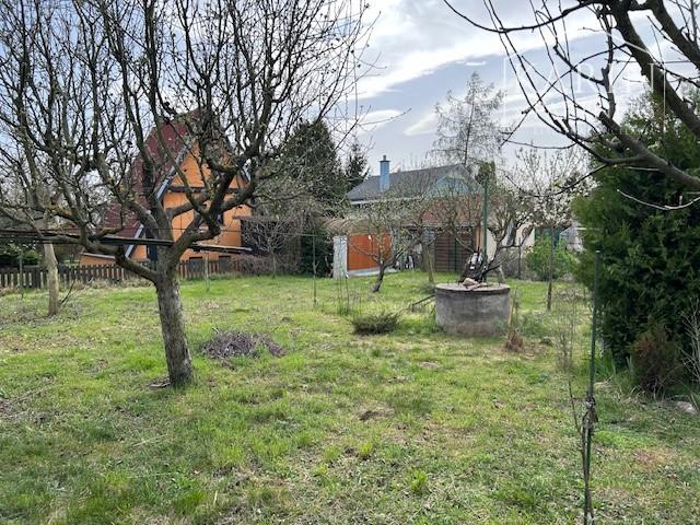 PREDANÝ  - NA PREDAJ: ZÁHRADA S CHATKOU PRI LESE, 412 M2, LOZORNO