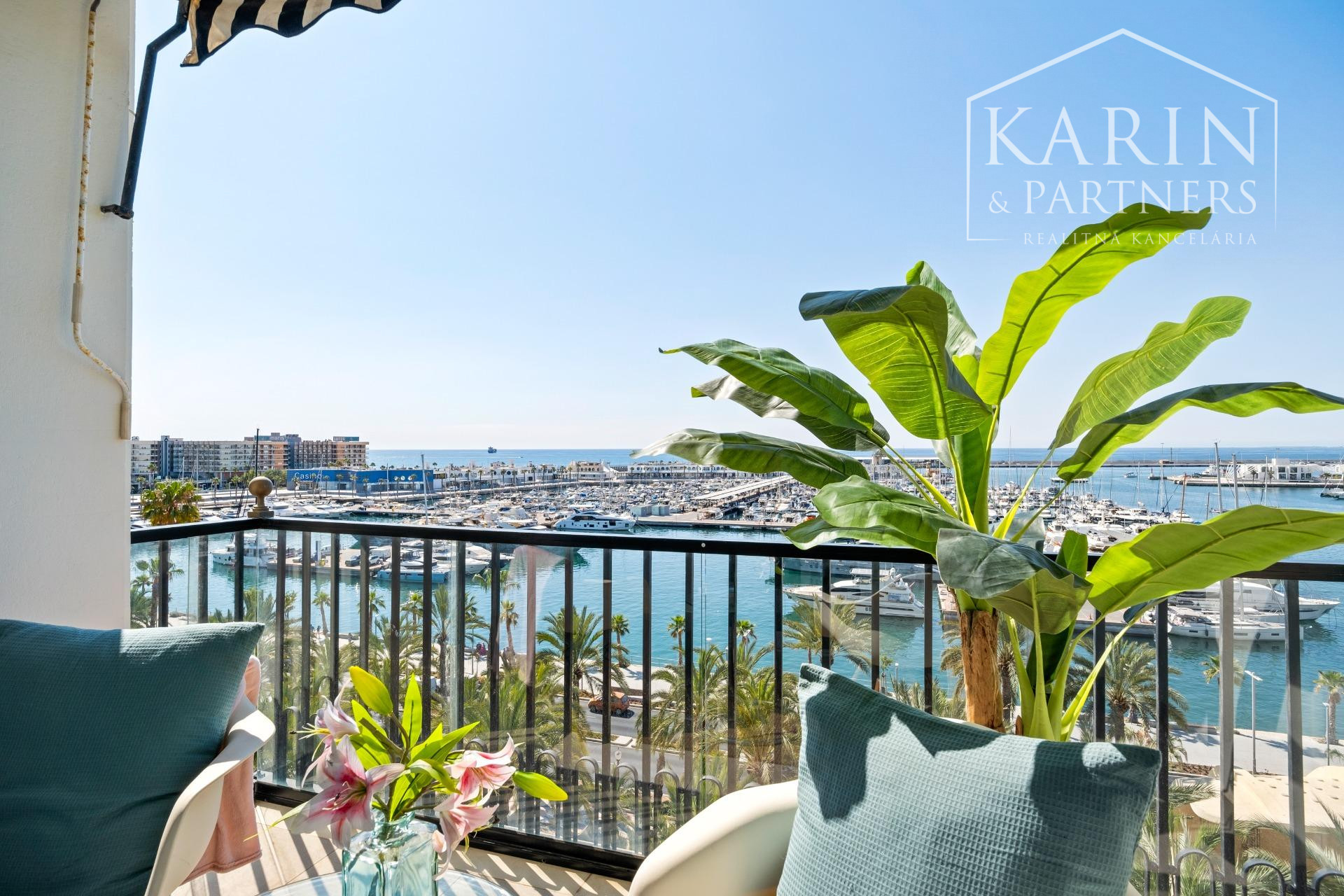 Exkluzívny 4-spálňový APARTMÁN na pobreží