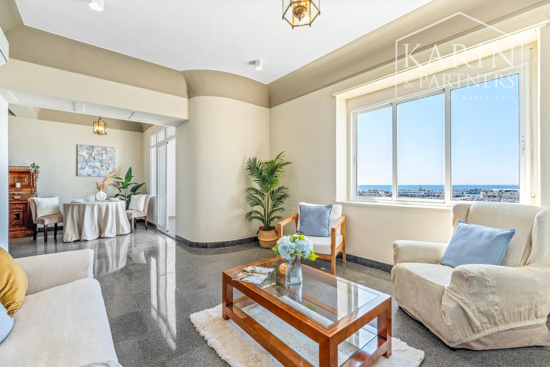 Exkluzívny 4-spálňový APARTMÁN na pobreží