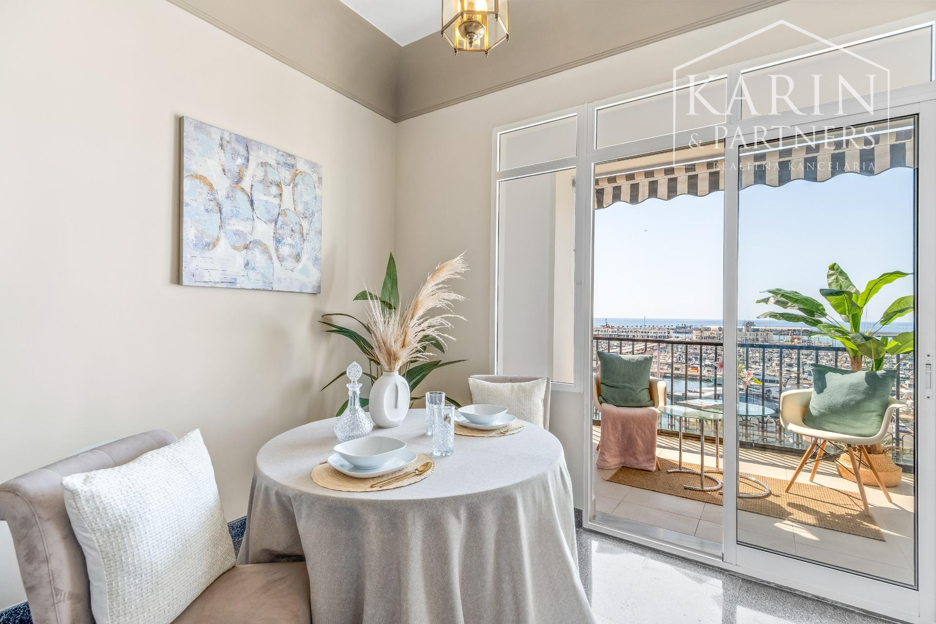 Exkluzívny 4-spálňový APARTMÁN na pobreží