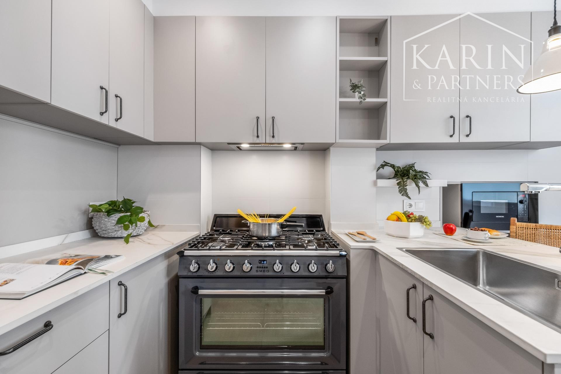 Exkluzívny 4-spálňový APARTMÁN na pobreží