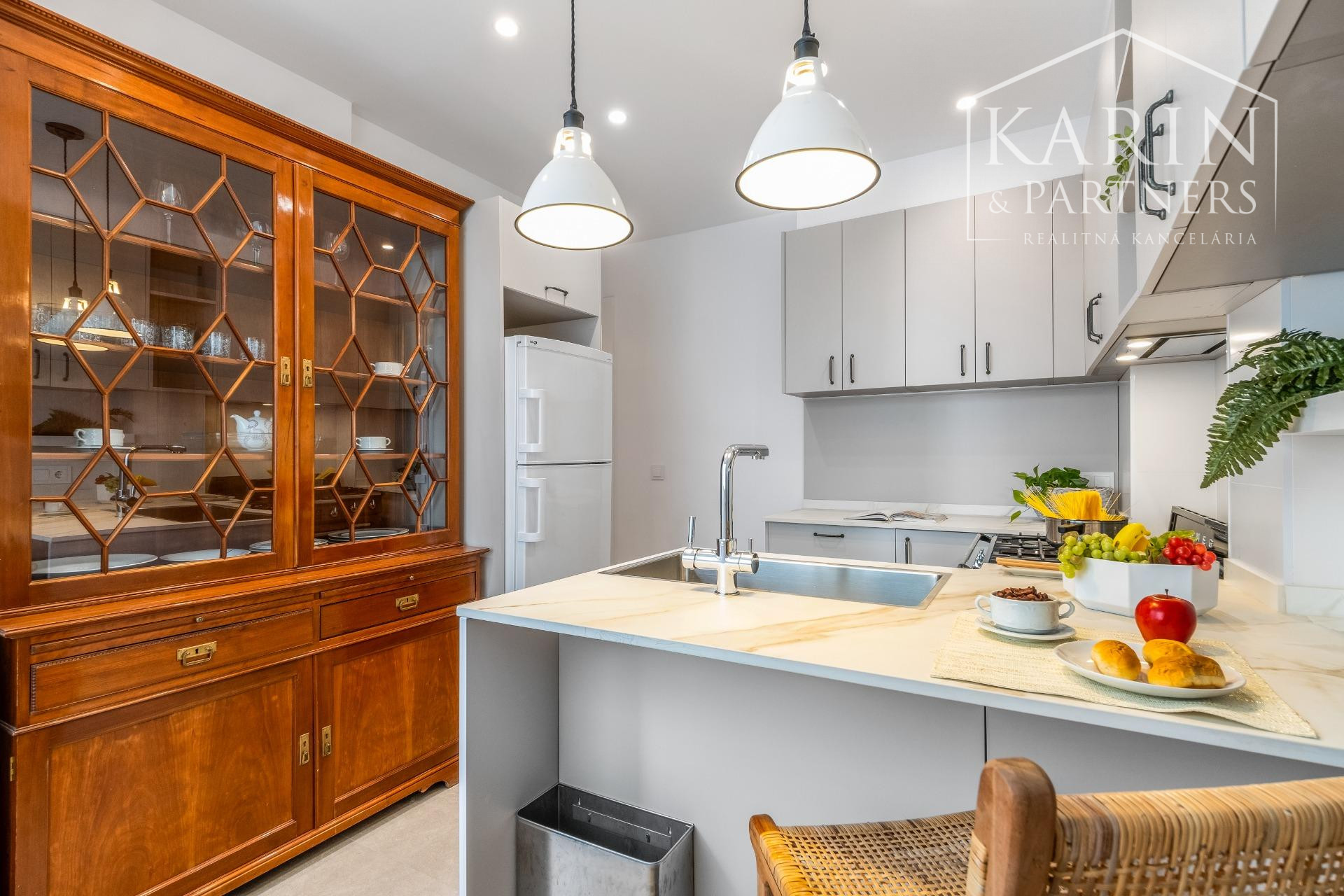 Exkluzívny 4-spálňový APARTMÁN na pobreží