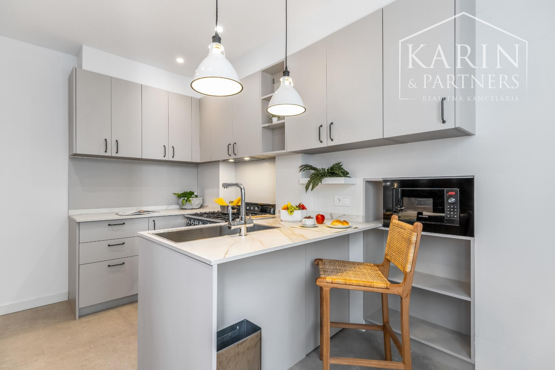 Exkluzívny 4-spálňový APARTMÁN na pobreží