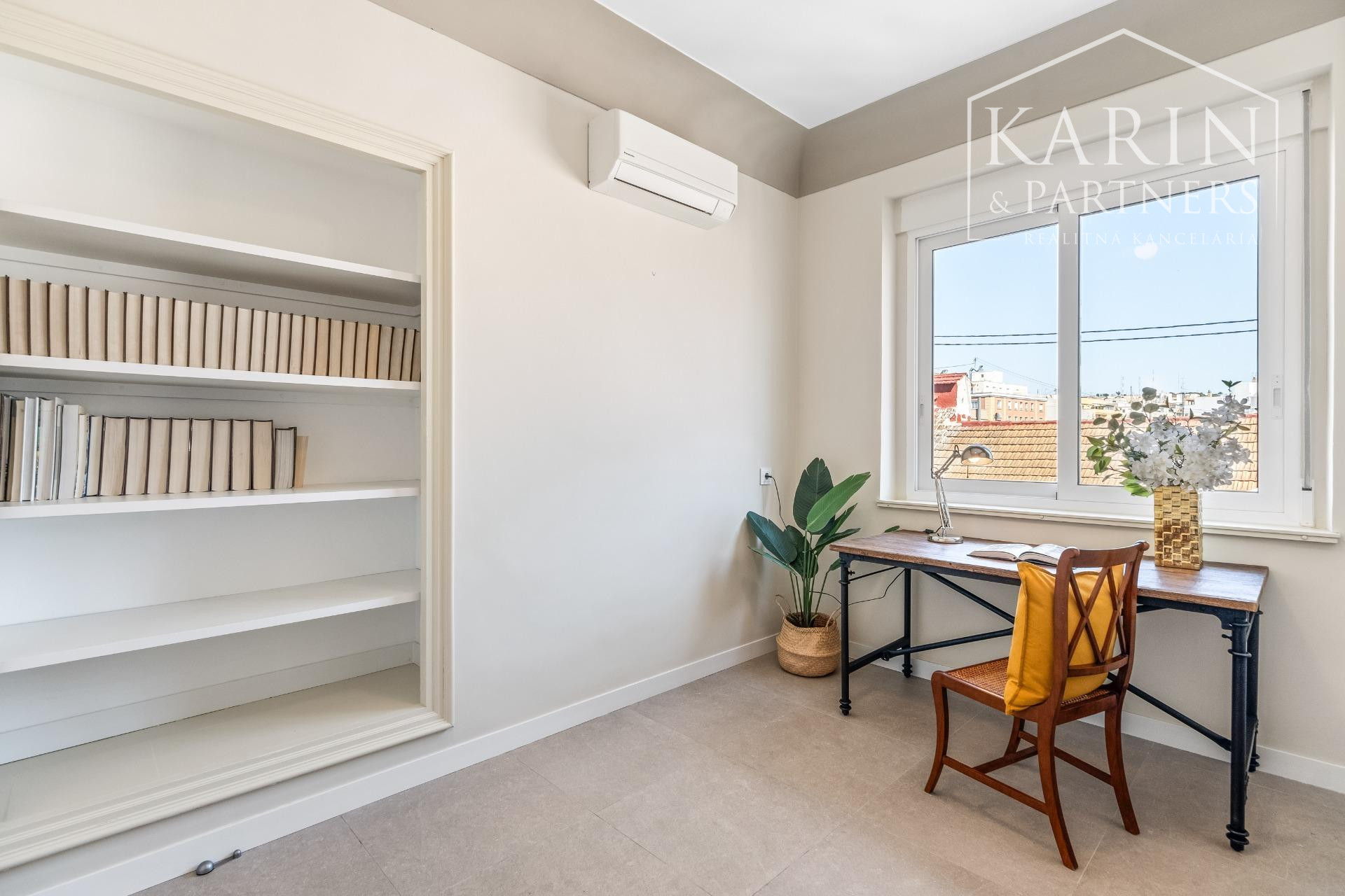 Exkluzívny 4-spálňový APARTMÁN na pobreží