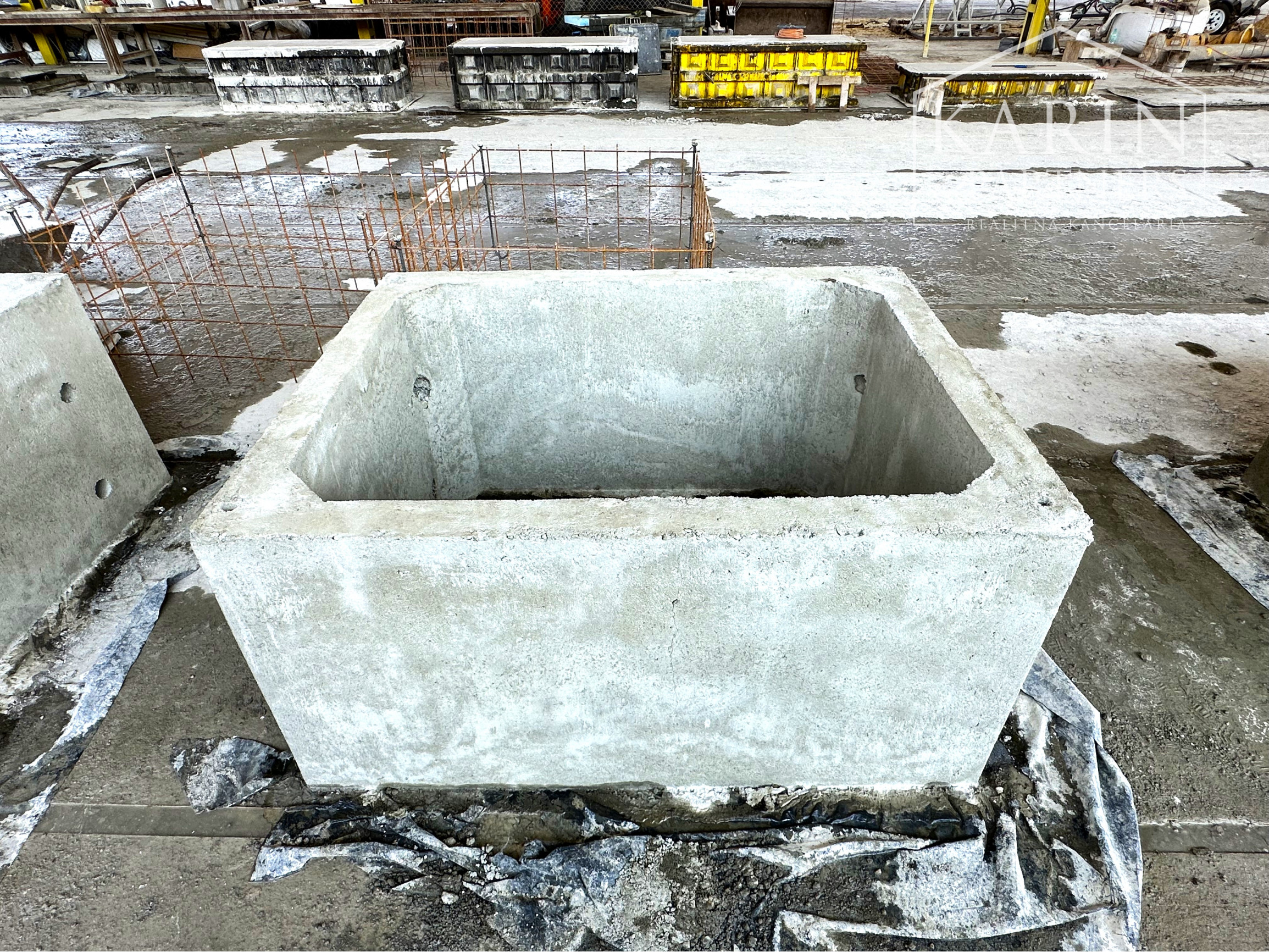 Investičná nehnuteľnosť - VÝROBNÝ AREÁL - SKLADY