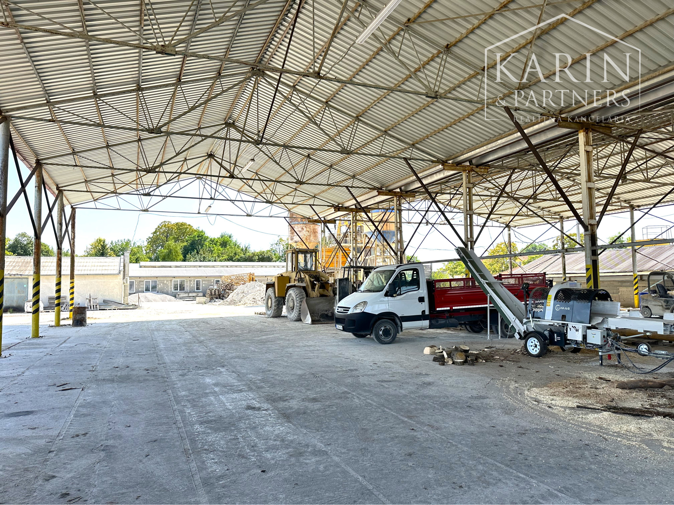 Investičná nehnuteľnosť - BETONÁREŇ - VÝROBNÝ AREÁL - SKLADY