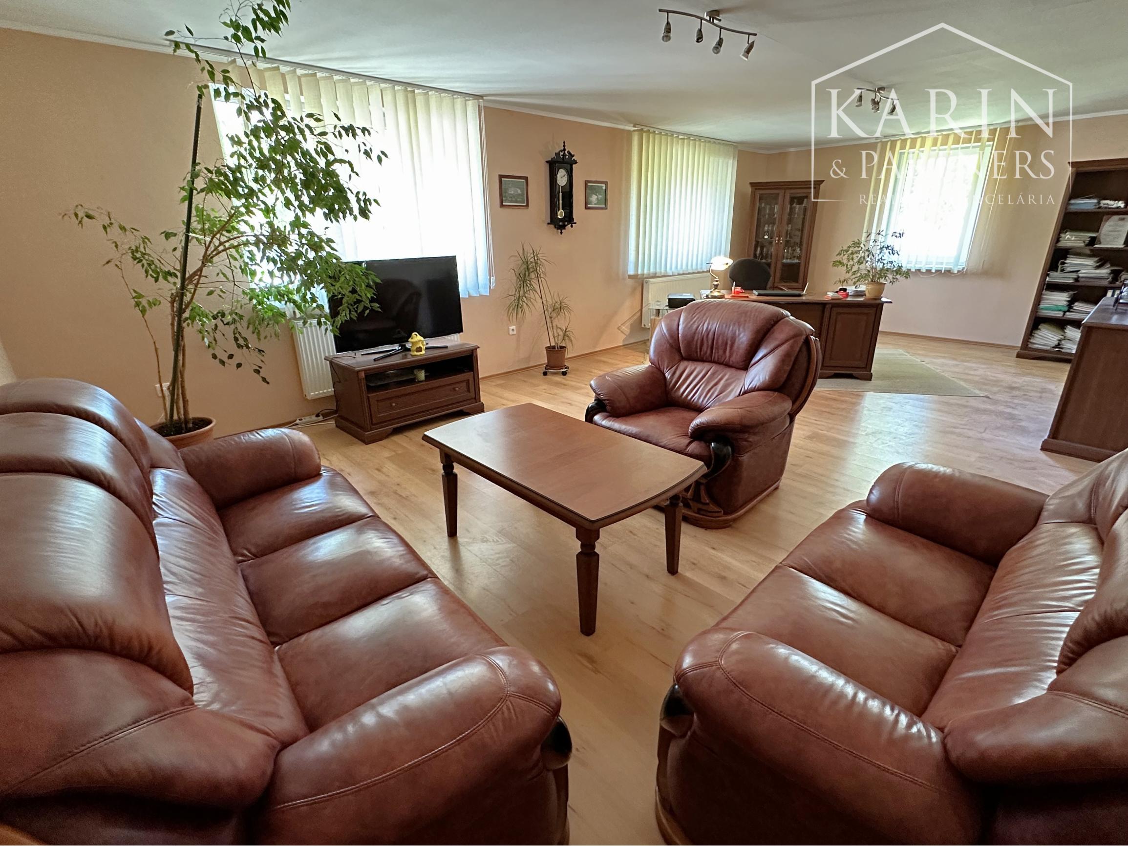 Investičná nehnuteľnosť - VÝROBNÝ AREÁL - SKLADY