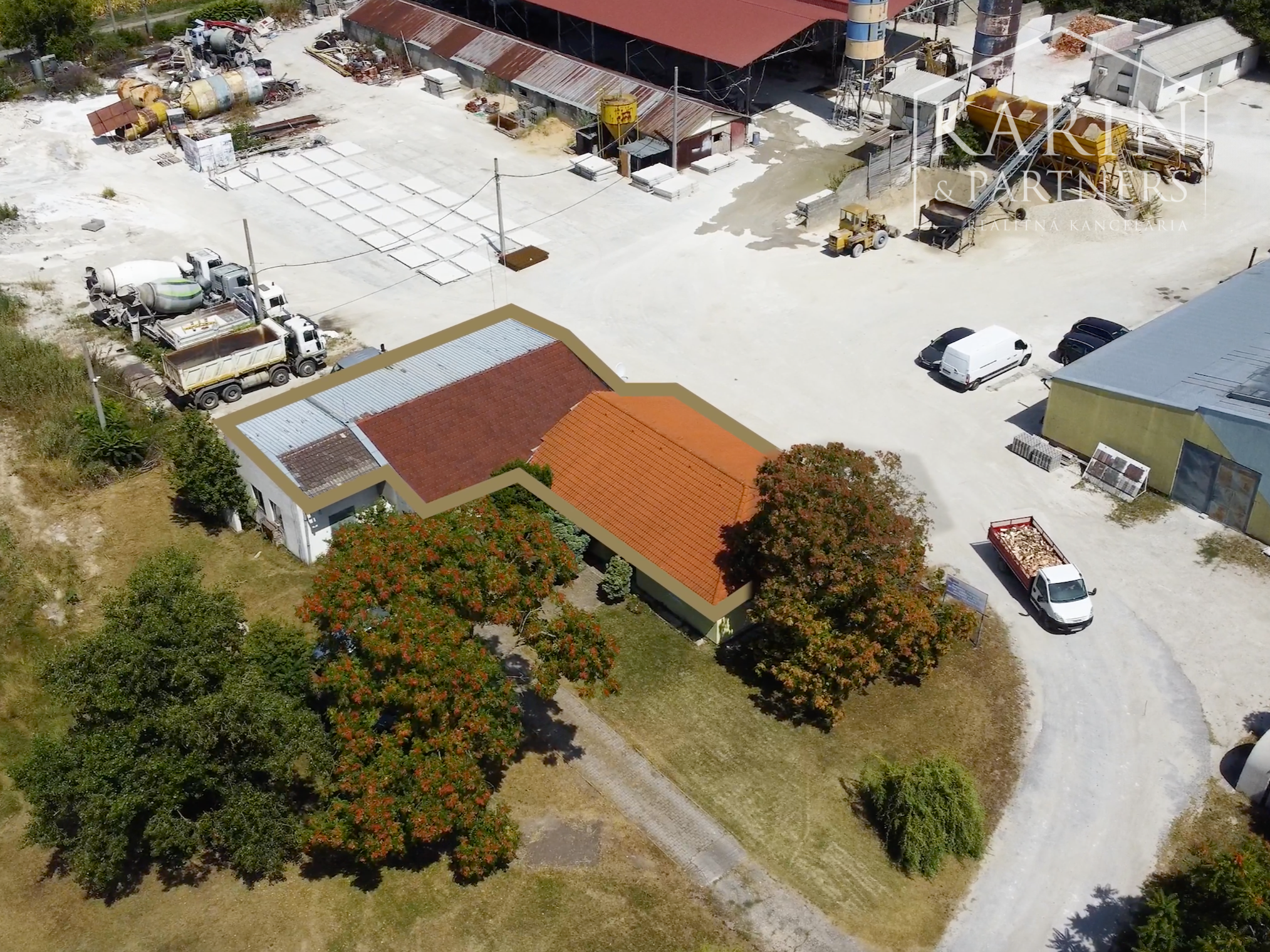 Investičná nehnuteľnosť - VÝROBNÝ AREÁL - SKLADY