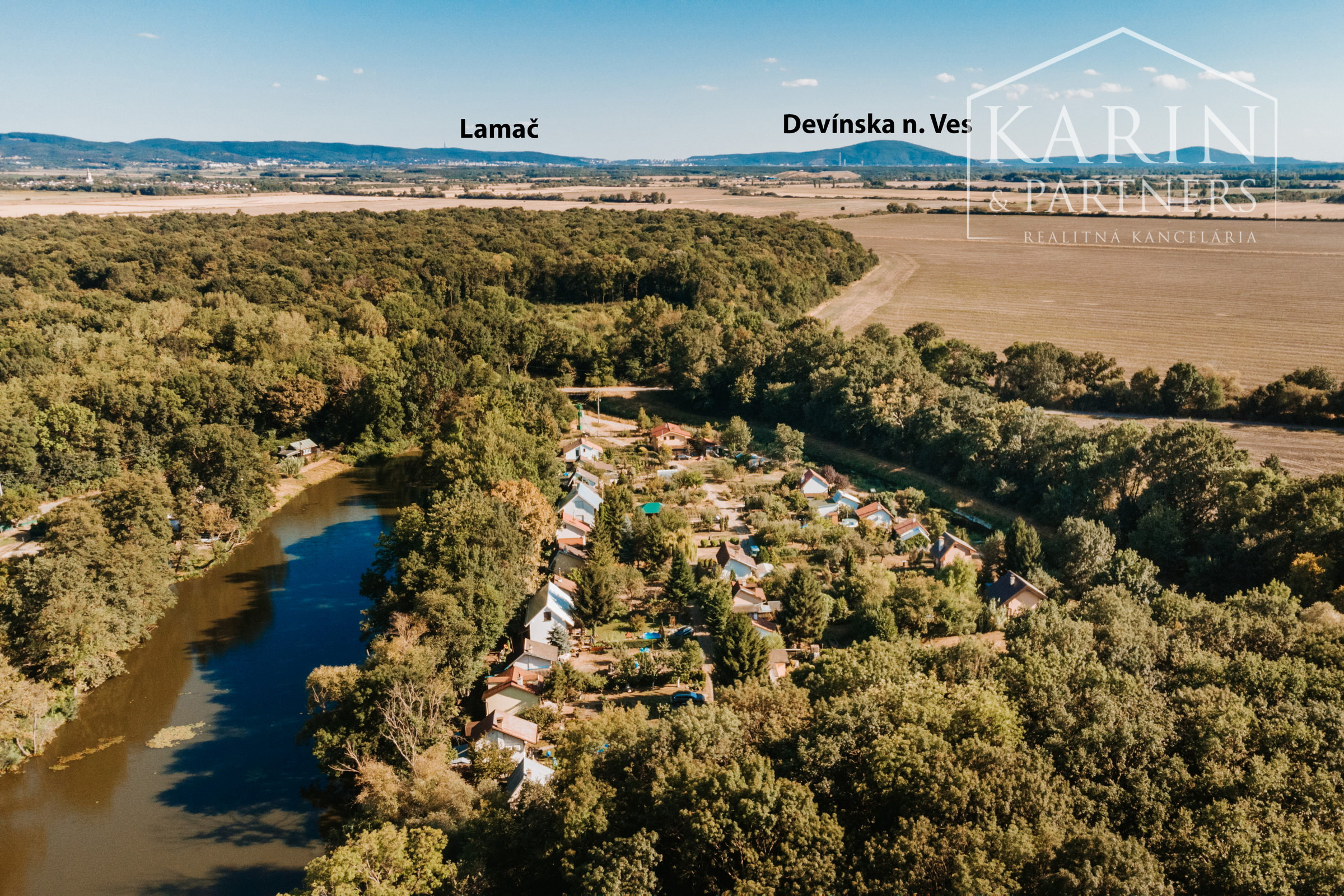 Chata pri Lábskom jazere neďaleko Bratislavy s možnosťou celoročného využitia