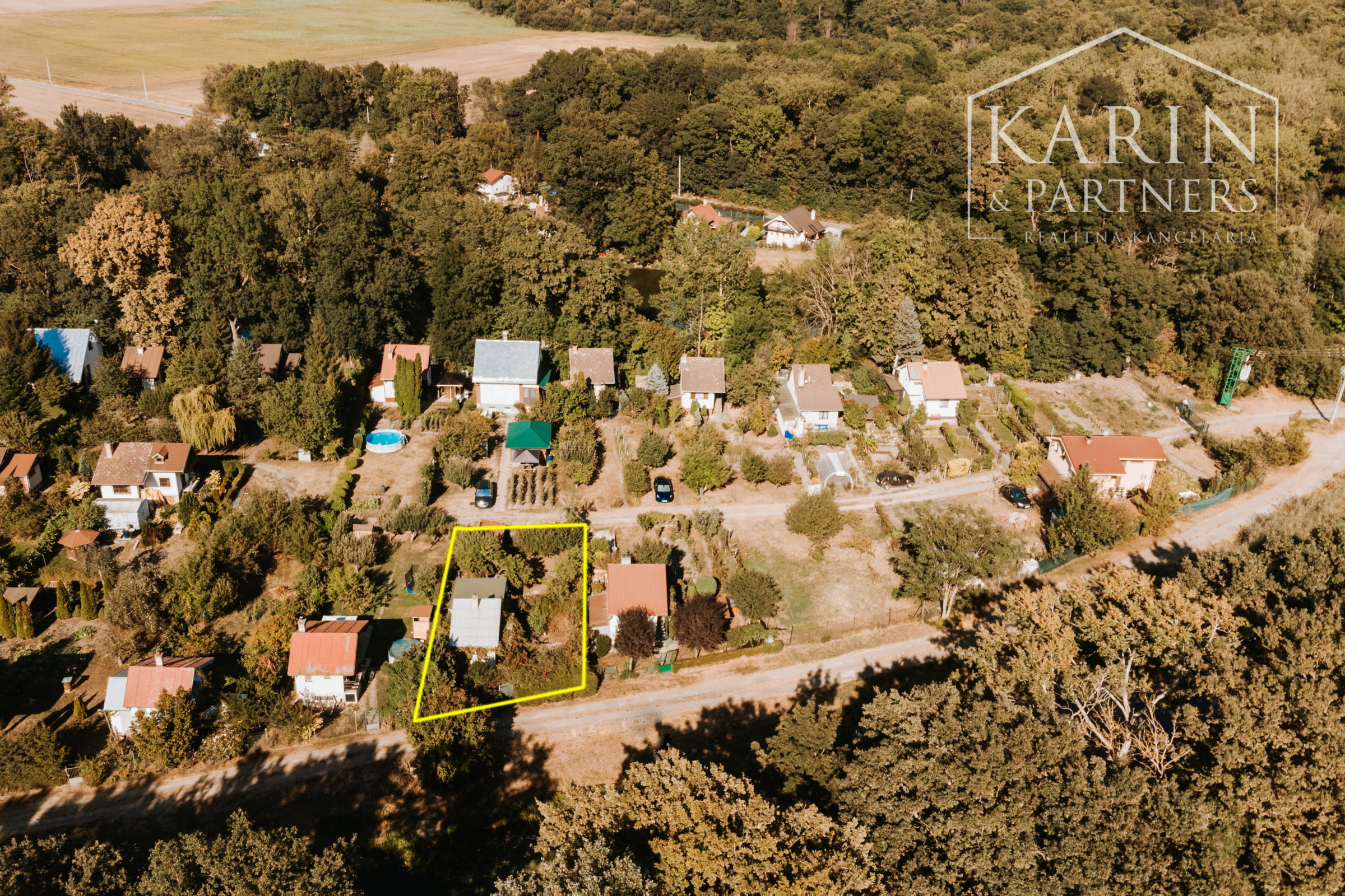 Chata pri Lábskom jazere neďaleko Bratislavy s možnosťou celoročného využitia