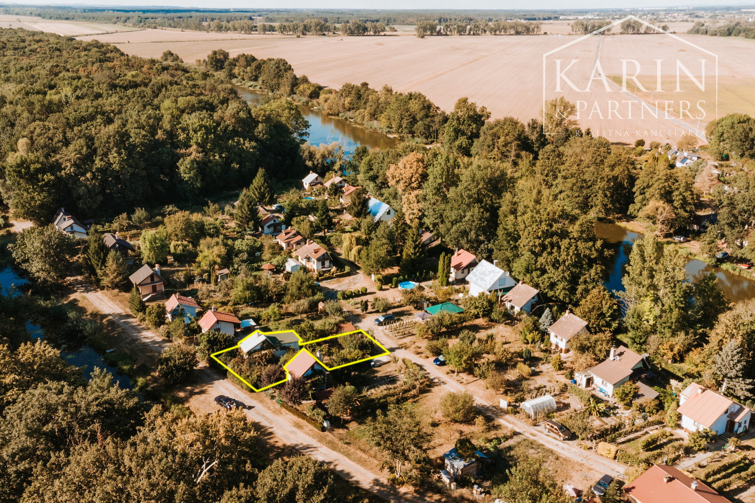 Chata pri Lábskom jazere neďaleko Bratislavy s možnosťou celoročného využitia