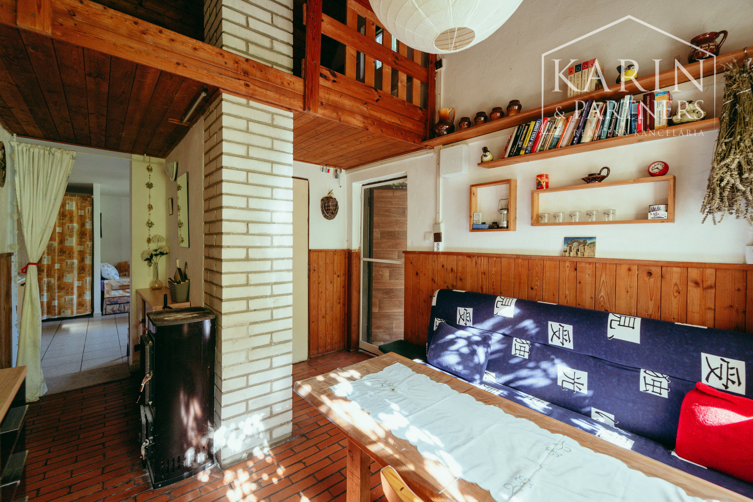 Chata pri Lábskom jazere neďaleko Bratislavy s možnosťou celoročného využitia