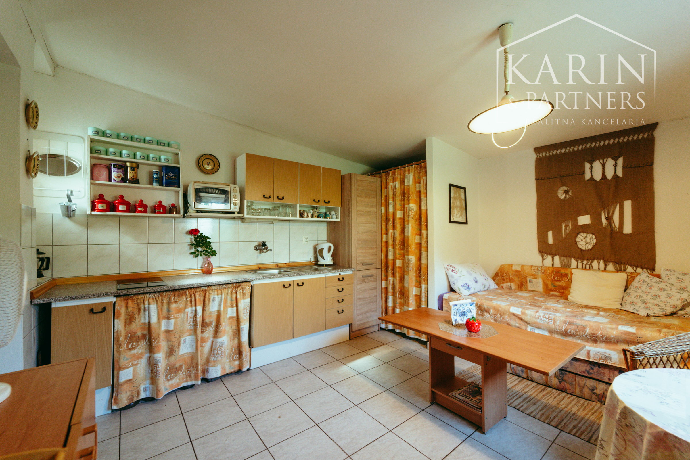 Chata pri Lábskom jazere neďaleko Bratislavy s možnosťou celoročného využitia