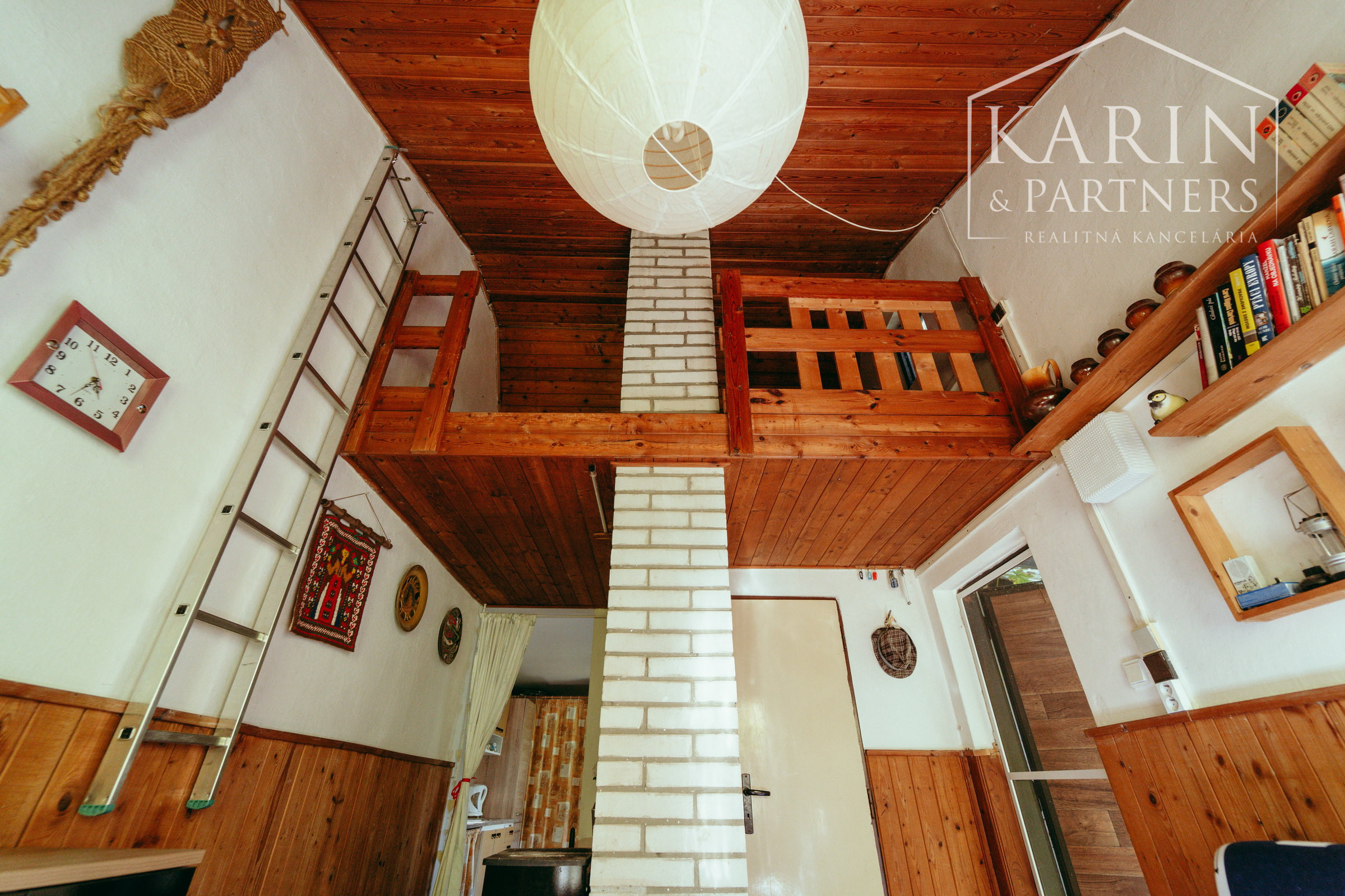 Chata pri Lábskom jazere neďaleko Bratislavy s možnosťou celoročného využitia