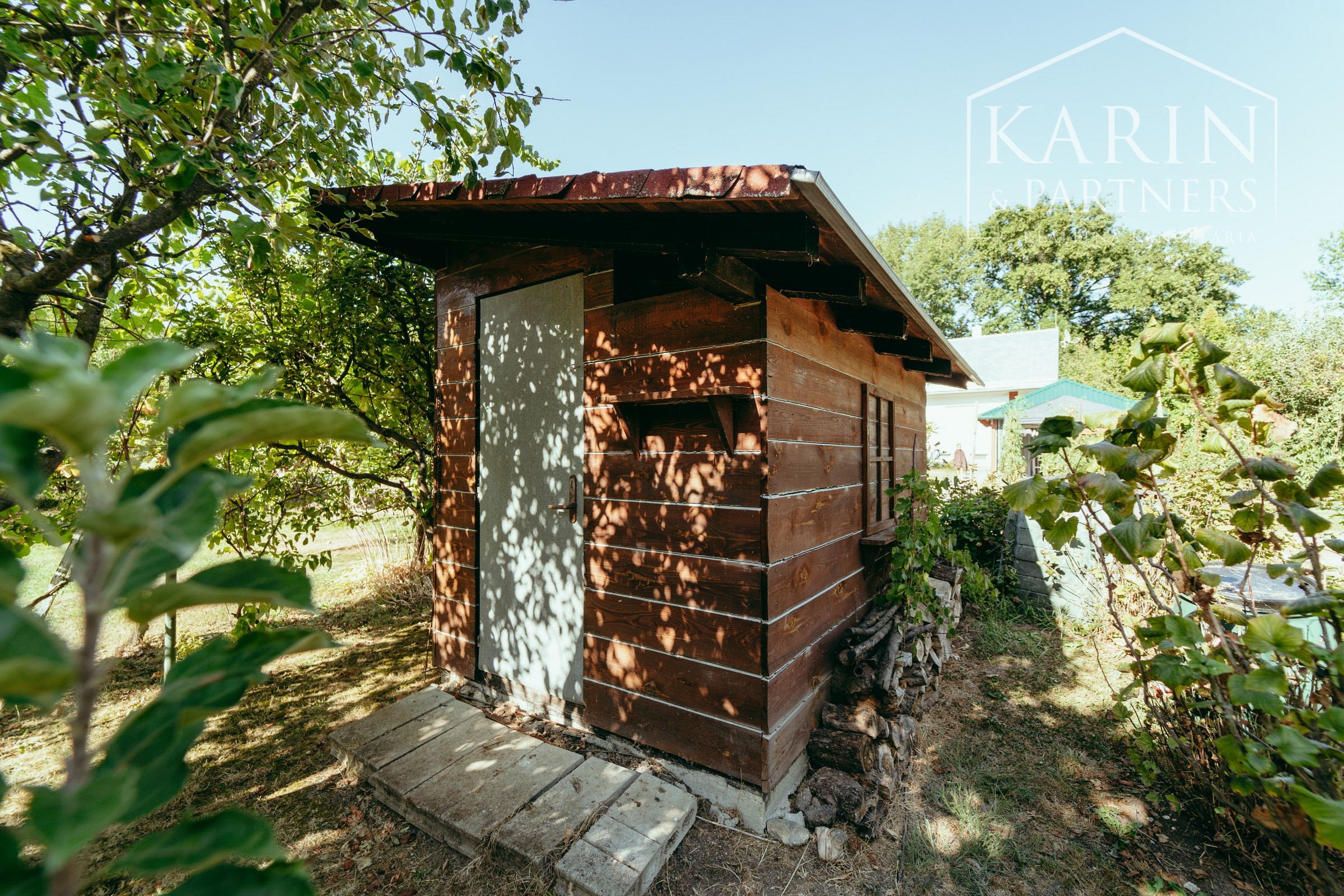 Chata pri Lábskom jazere neďaleko Bratislavy s možnosťou celoročného využitia