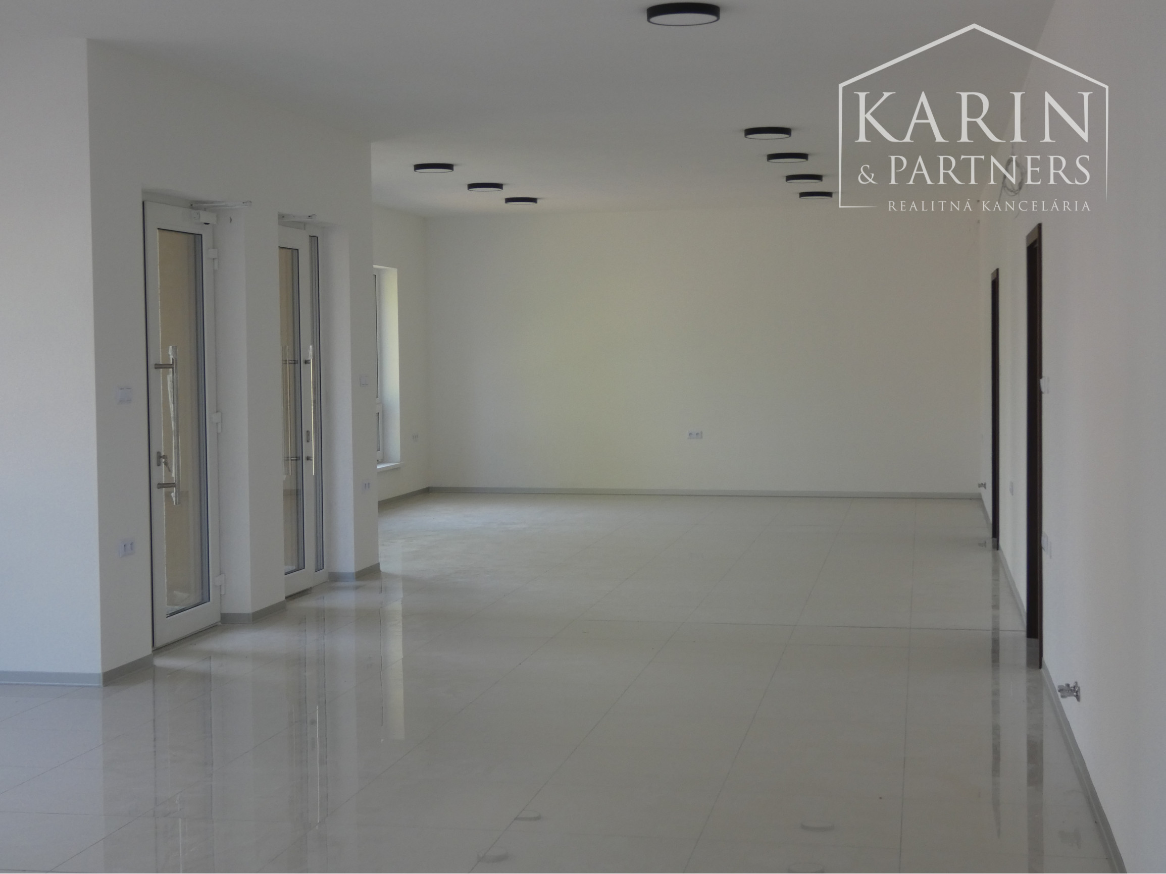 Na prenájom priestory v novostavbe, Holíč ul. Námestie sv. Martina